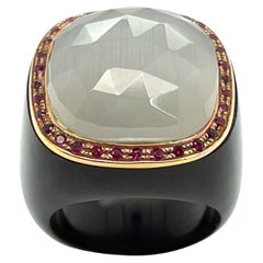 Vintage Ring in Grey Quartz, Rubies, Yellow Gold and Bakelite