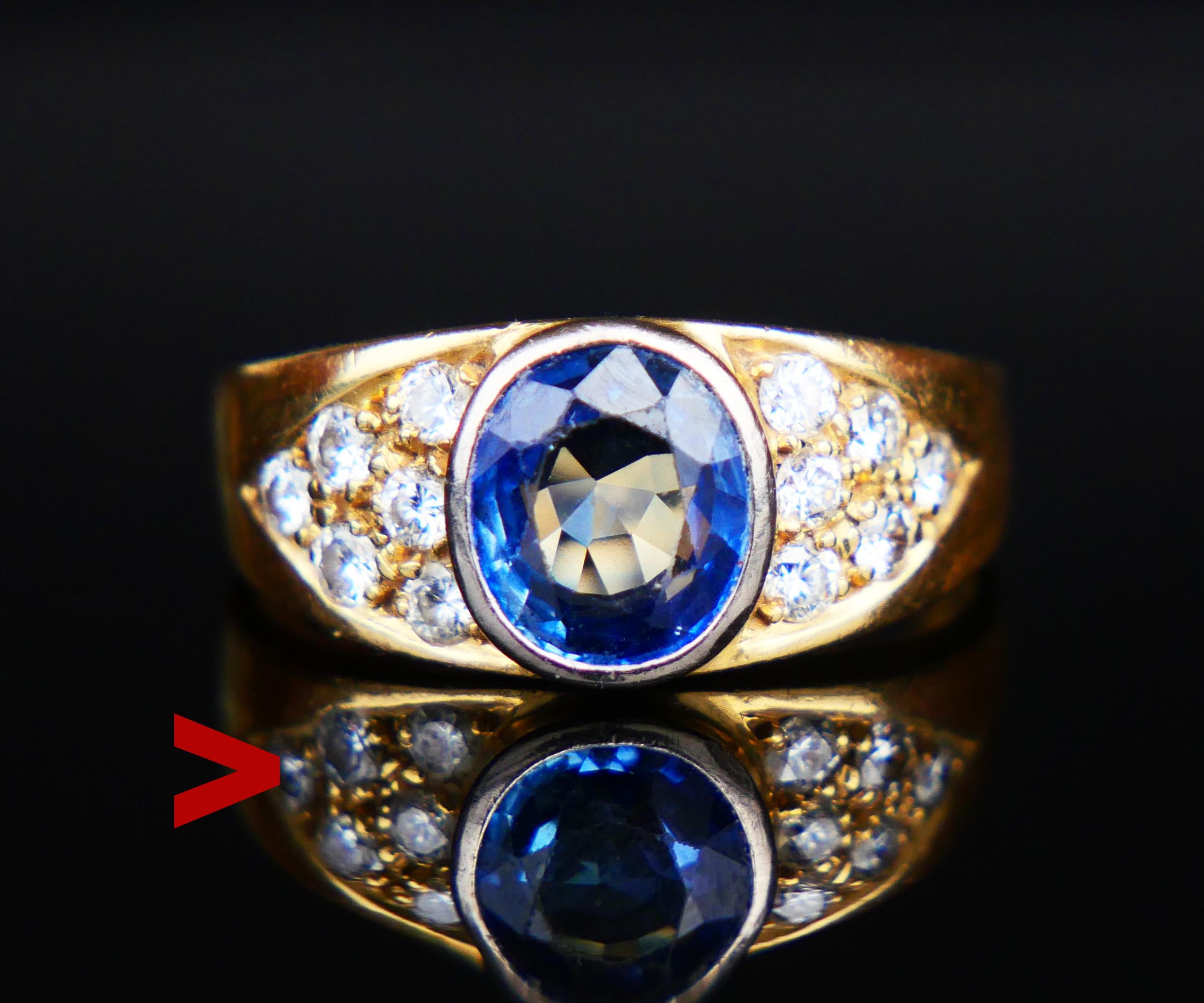 Ring mit schönem natürlichem blauem Saphir, akzentuiert mit alten Diamanten im Brillantschliff.

Vintage Everyday Typ Ring, gestempelt 18K und 756.

Das Band ist an der breitesten Stelle 8 mm breit und besteht aus massivem Gelbgold.

Hellblauer
