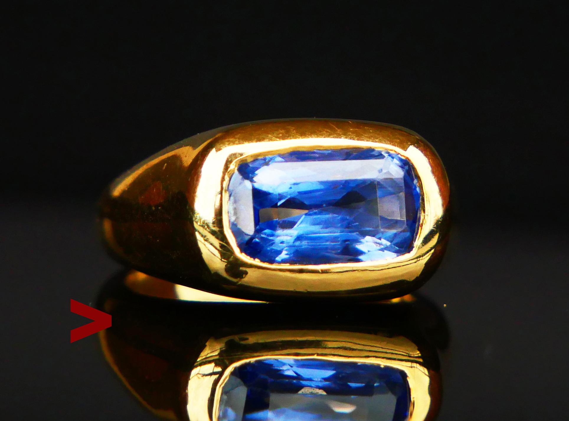 Ring for every day of unisex type in solid 18K Yellow Gold decorated with spectacular natural Blue Sapphire of lighter Blue / Cornflower color variety, emerald cut 10mm x 6 mm x 4.6 mm deep /ca 4ct. Stone demonstrates flaws and internal structures