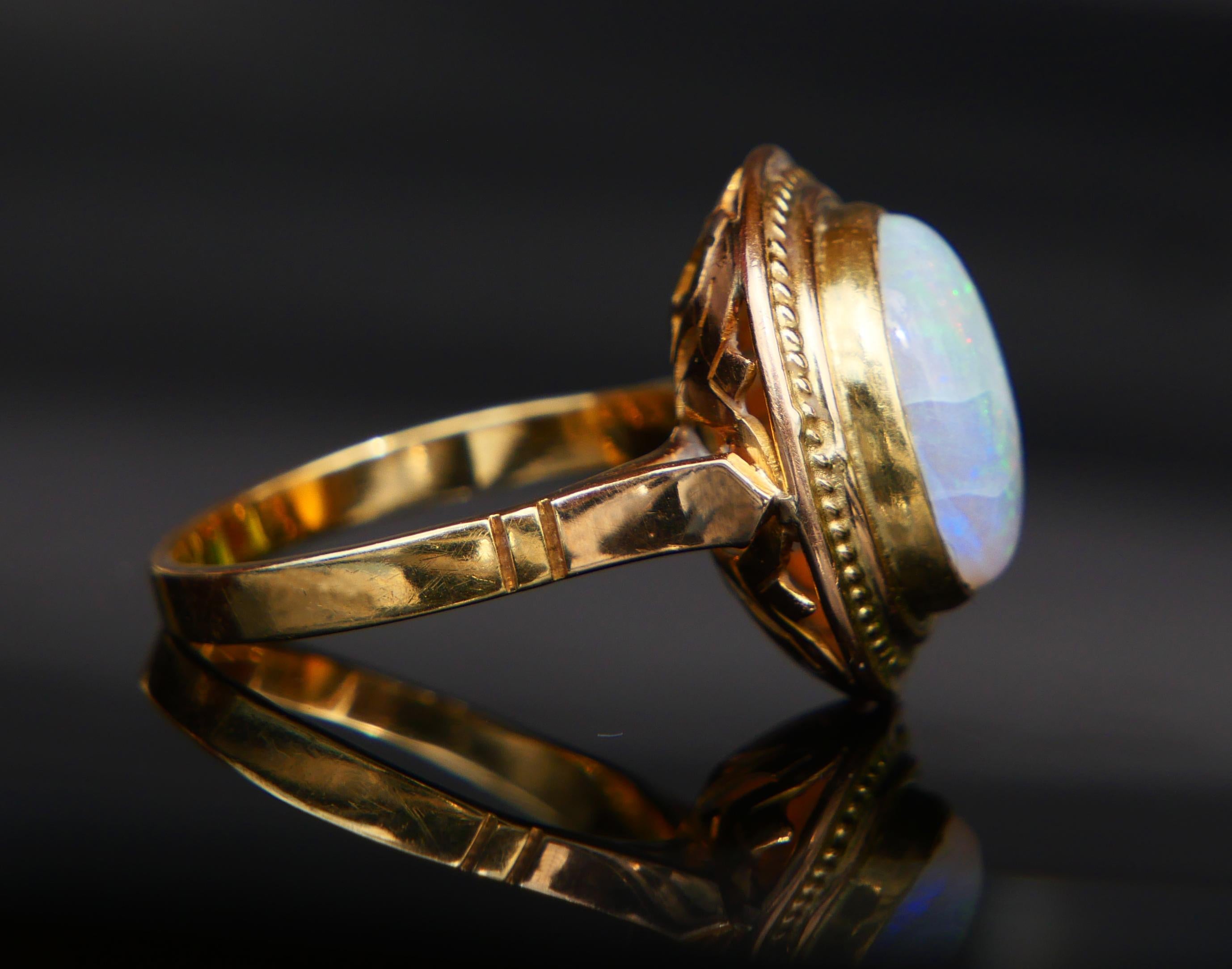 Cabochon Vintage Ring natural 5ct Opal solid 18K Gold ØUS6 / 4.83 gr For Sale