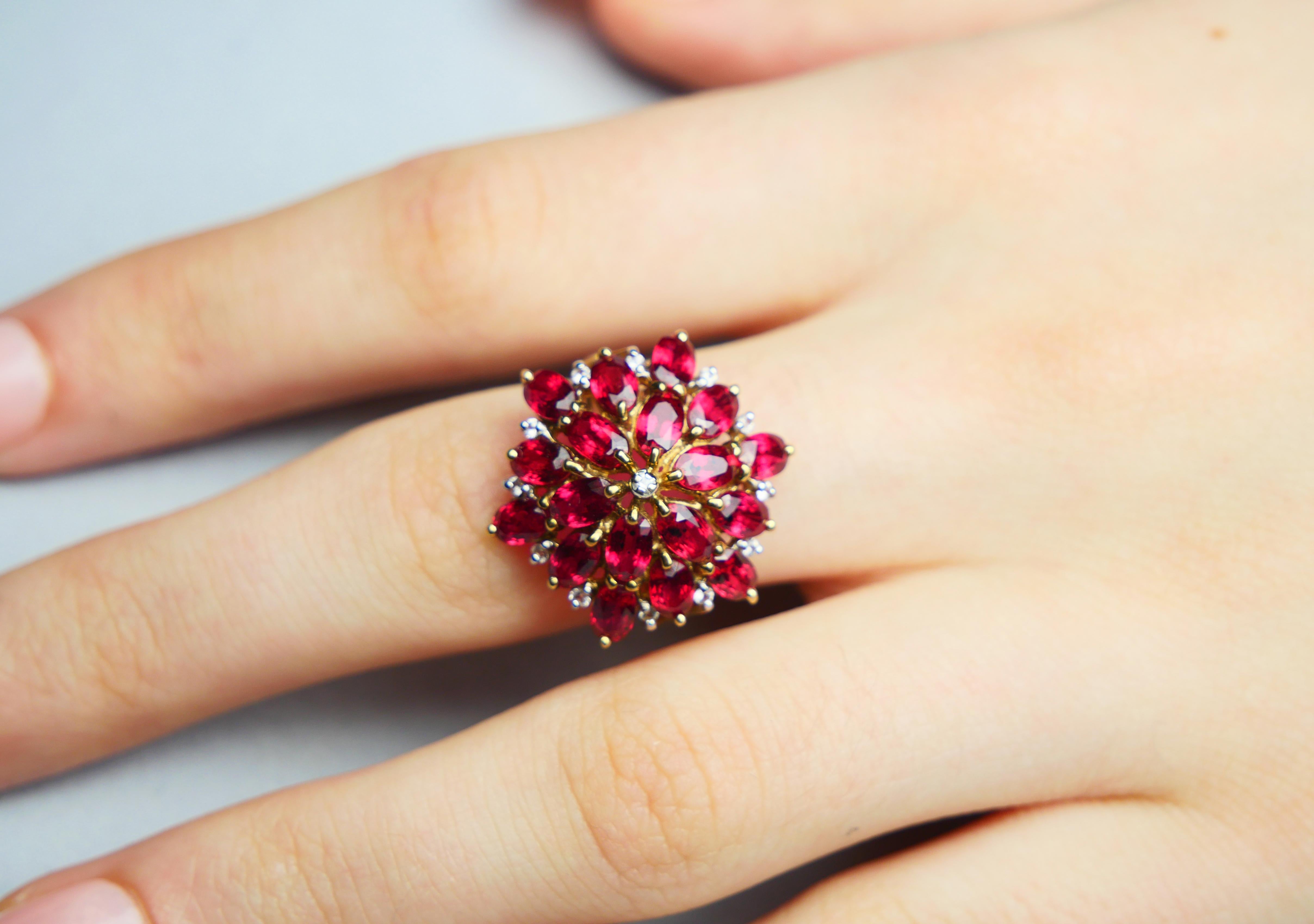 Bague Vintage Halo naturel 7ctw Ruby Diamonds solid 9K Gold ØUS 6.75 / 4.4gr en vente 2
