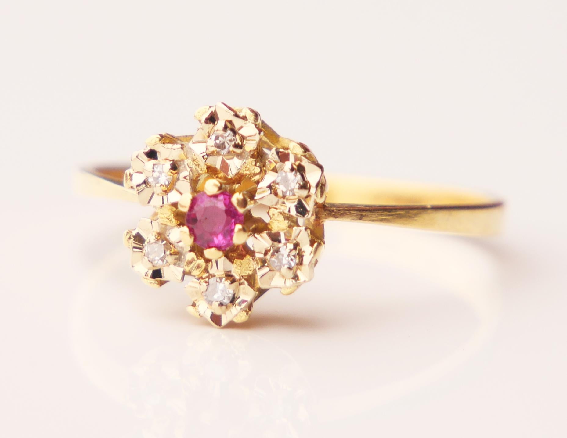 Vintage Ring Ruby Diamonds solid 18K Gold Ring Ø 7.5US / 2.3 gr For Sale 2