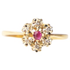 Vintage Ring Ruby Diamonds solid 18K Gold Ring Ø 7.5US / 2.3 gr