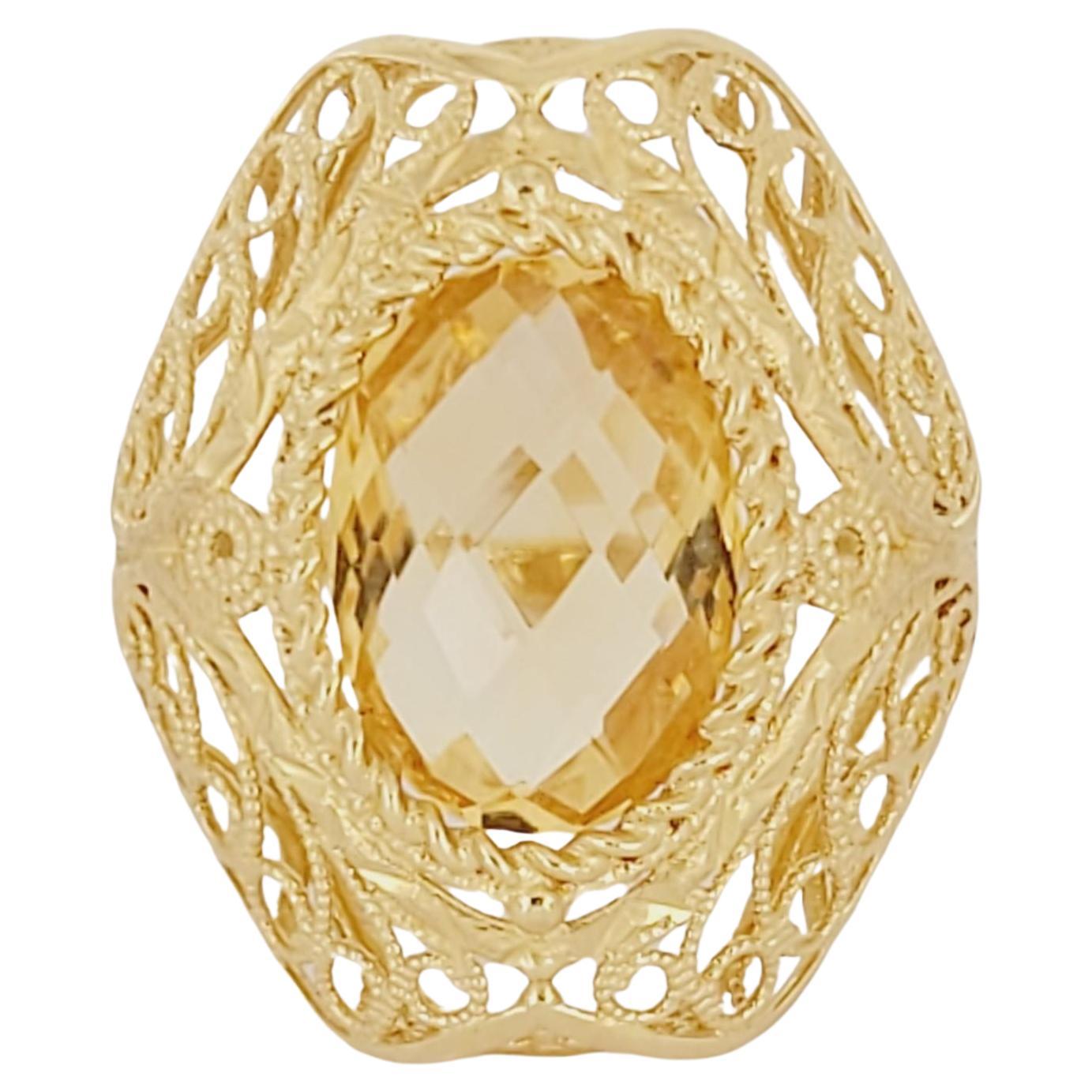 Vintage Ring with Citrine Gemstone in 18K Yellow Gold For Sale