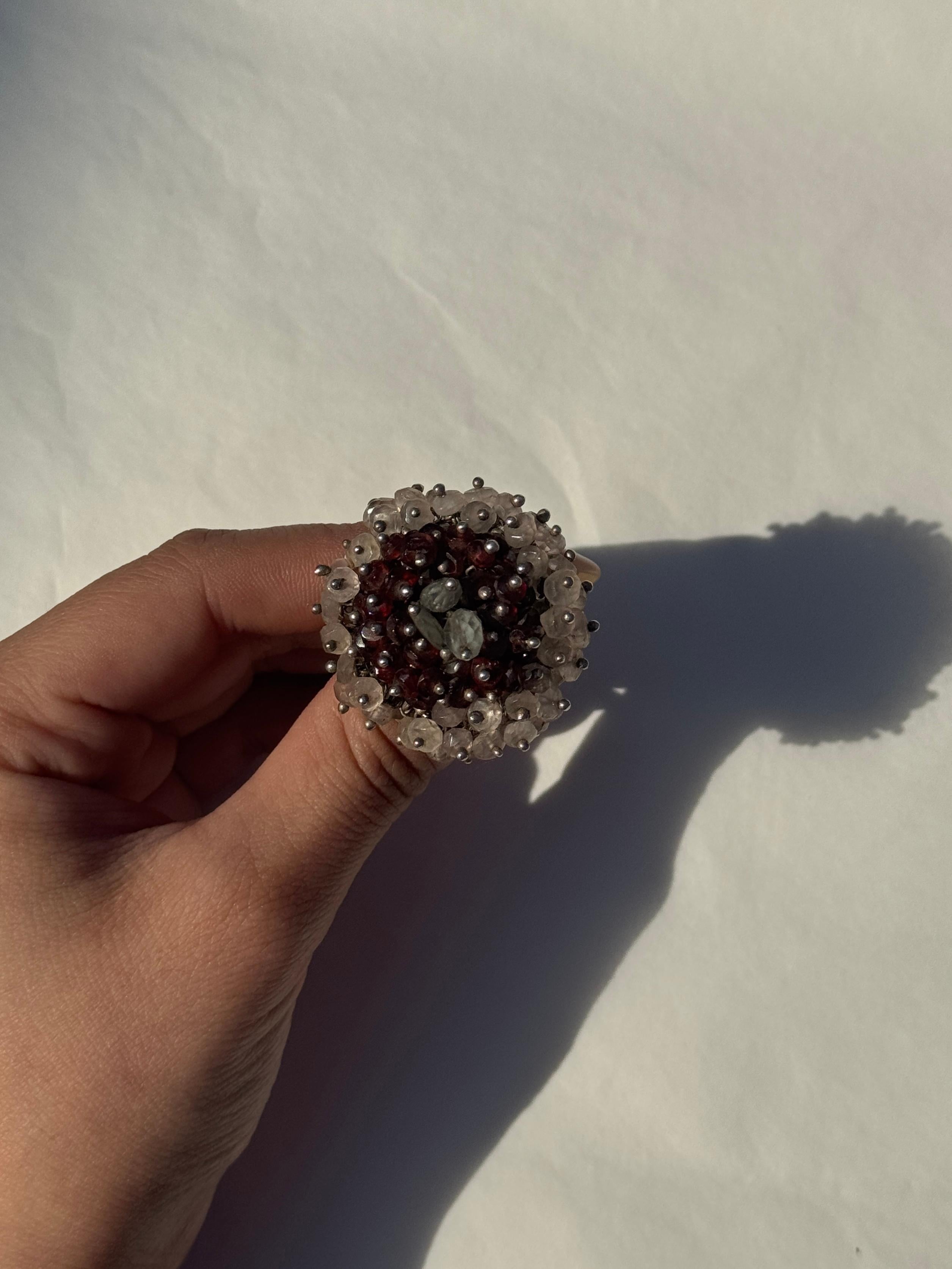 Vintage-Ring mit Clusterperlen aus Halbedelsteinen im Zustand „Gut“ im Angebot in Milano, IT