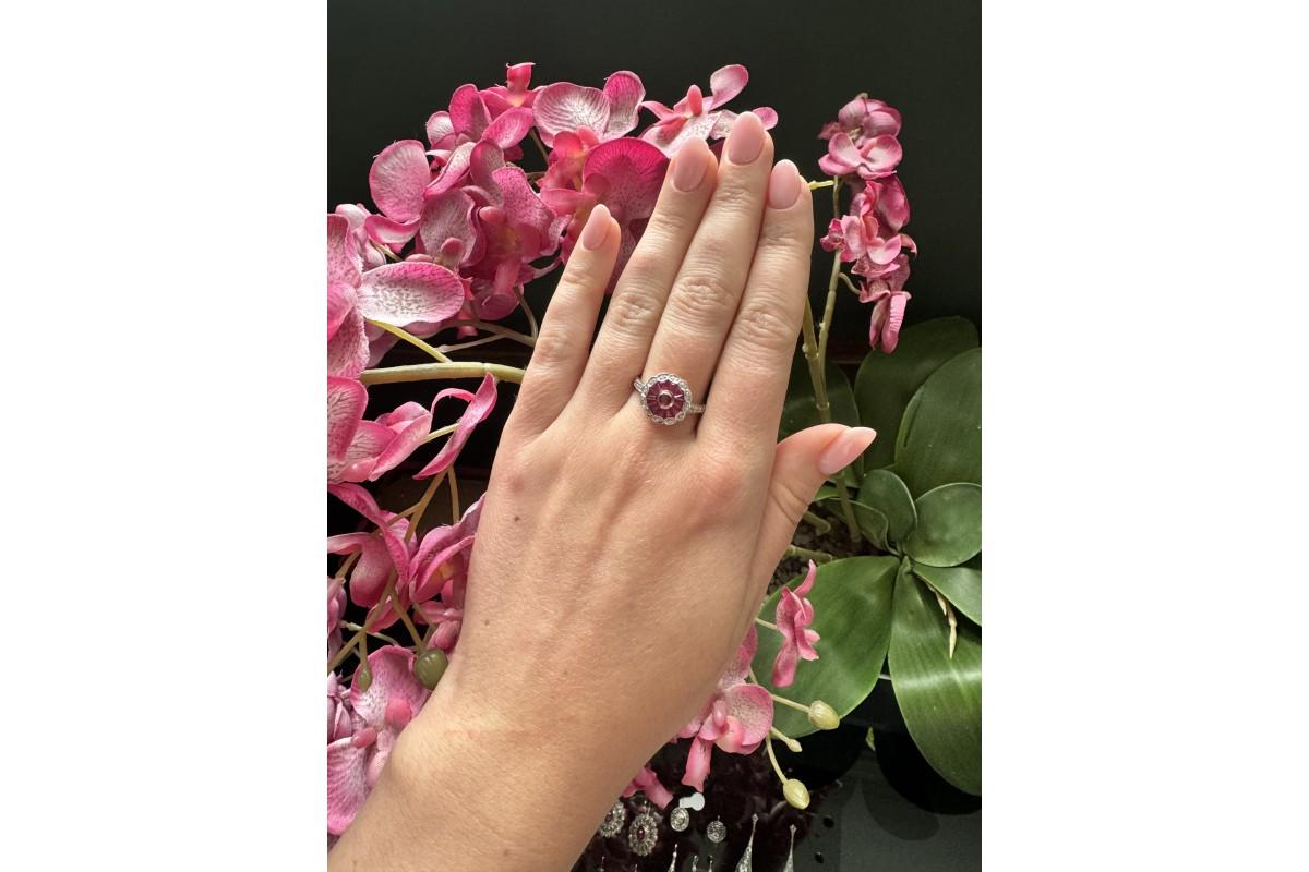 Vintage-Ring mit Rubinen und Diamanten. im Angebot 1