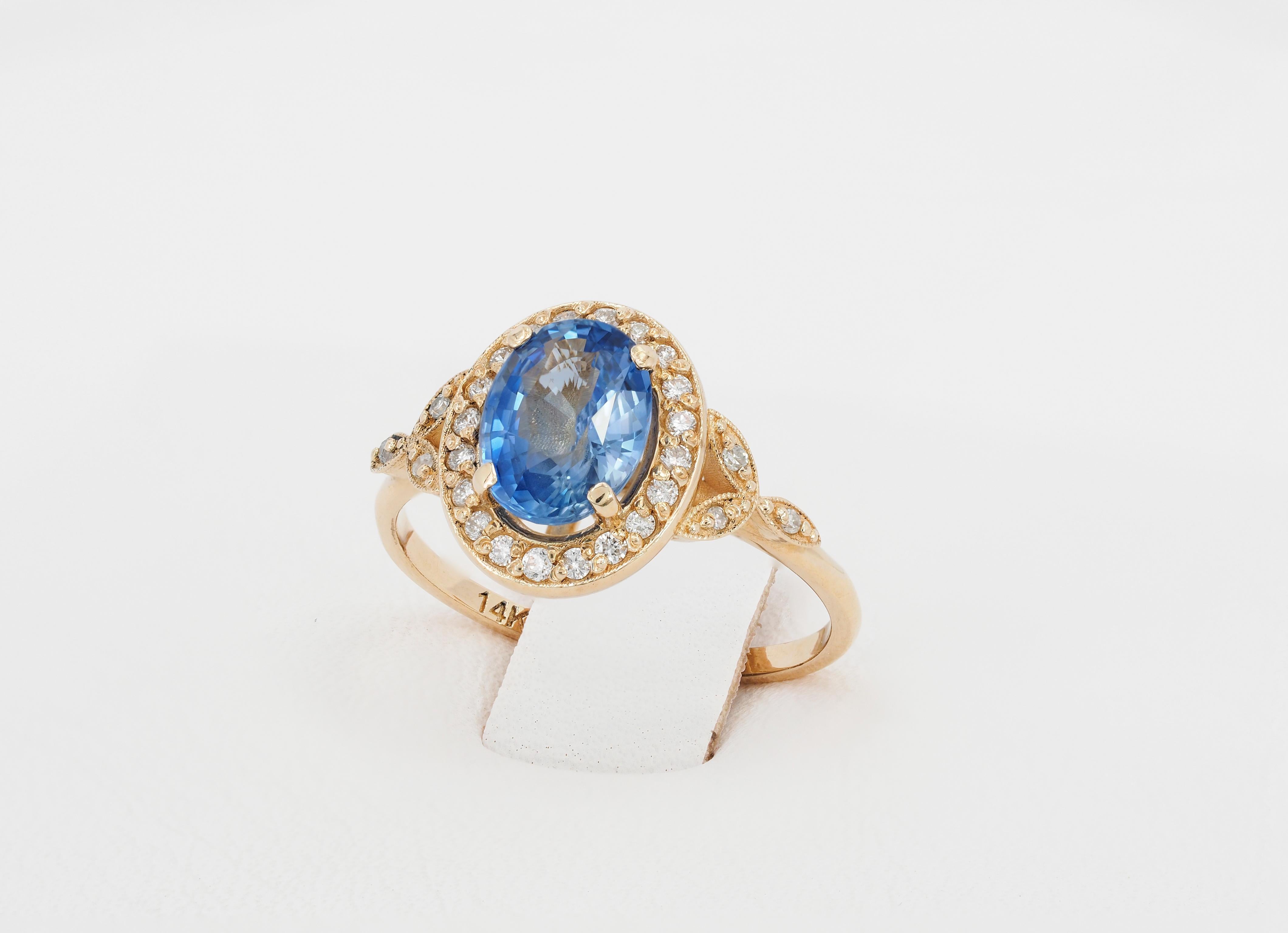 For Sale:  Vintage ring with sapphire and diamonds in 14k gold 7