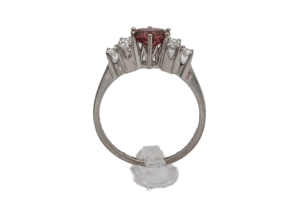 Vintage-Ring mit Turmalin und Diamanten, Westeuropa, 1970er Jahre. (Brillantschliff) im Angebot