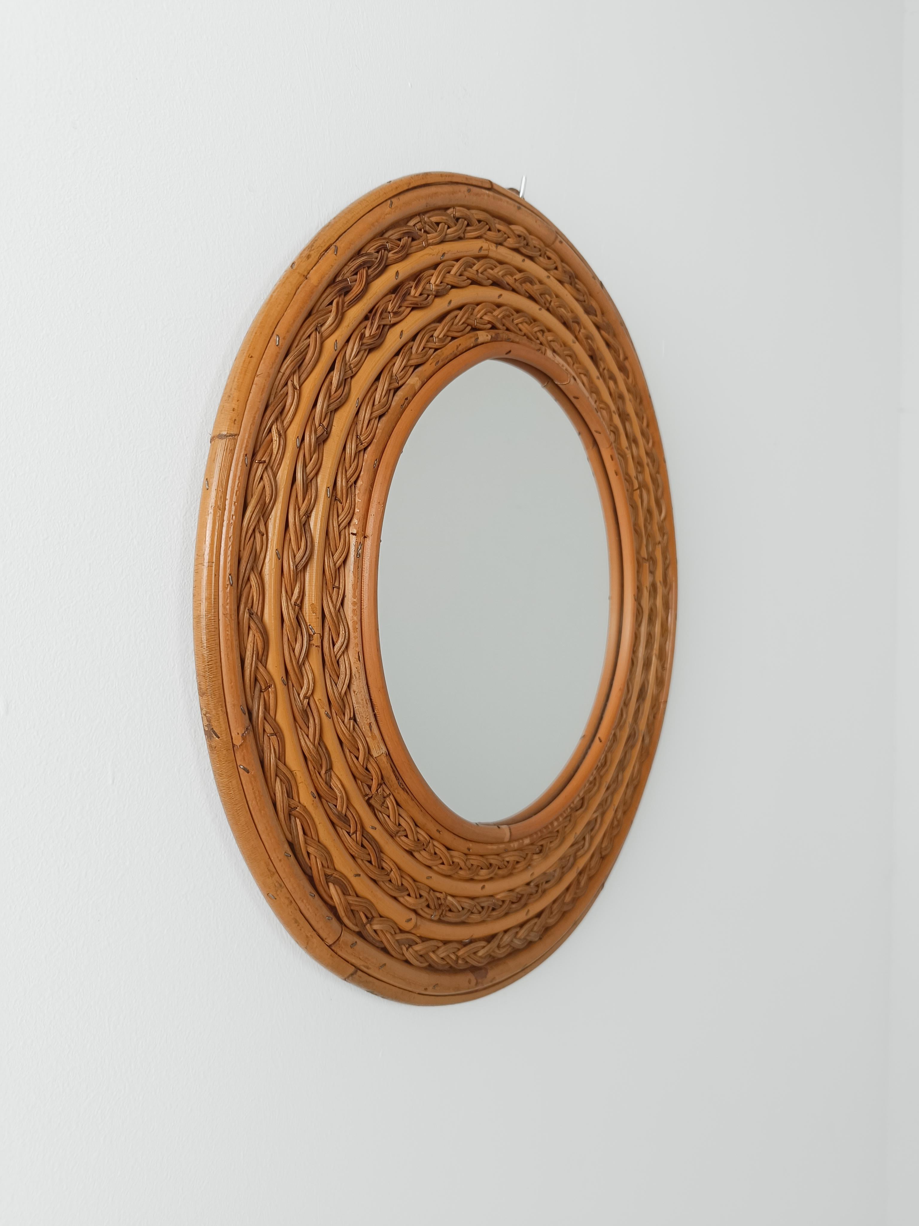 Specchio rotondo Riviera d'epoca con canne curve e intrecci in rattan, Italia anni '70 in vendita 1