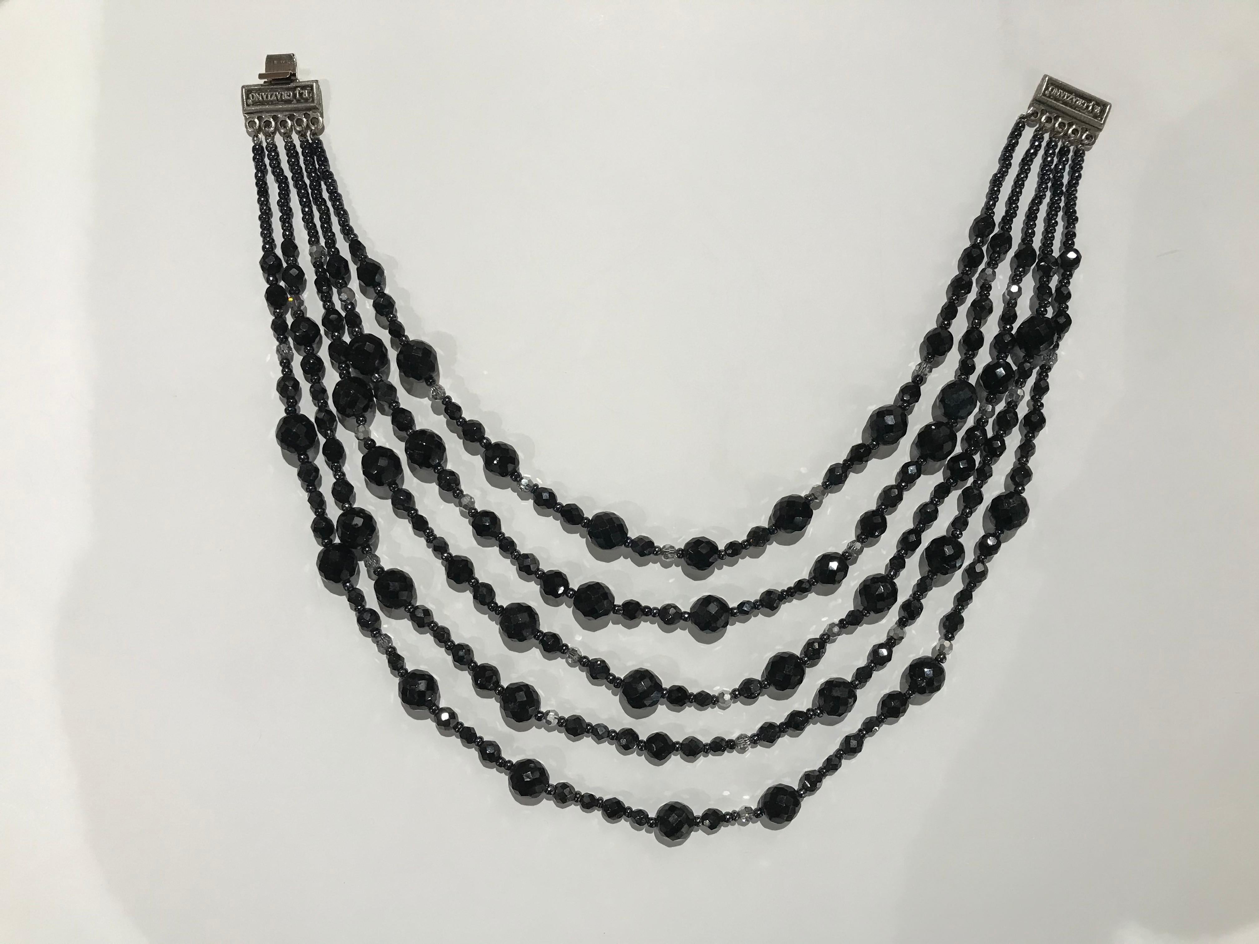 Jahrgang R.J. Graziano Mehrreihige schwarze Glasperlen-Bib-Halskette mit Perlen (Modernistisch) im Angebot
