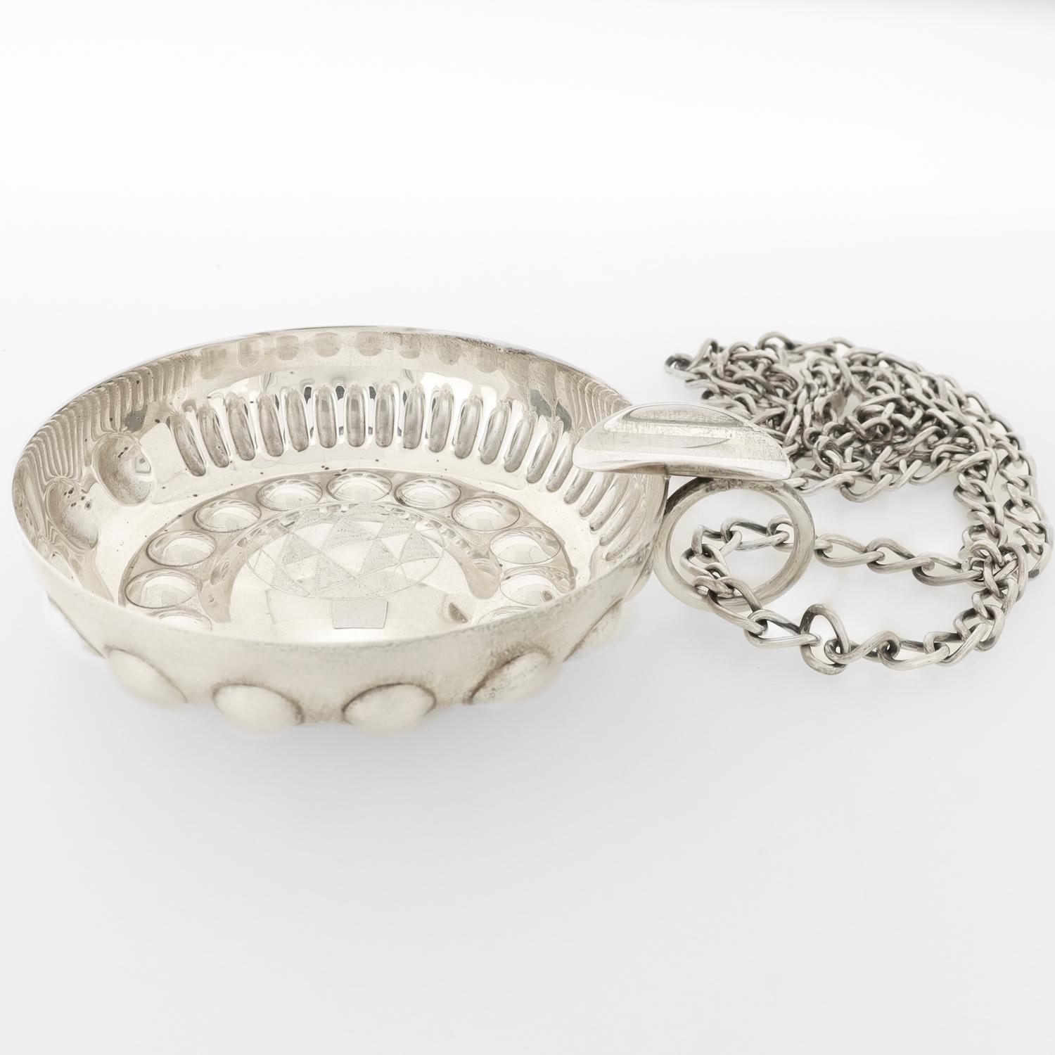 Vintage RM Villa Mexican Sterling Silver Tastevin or Wine Tasting Cup In Good Condition For Sale In Philadelphia, PA