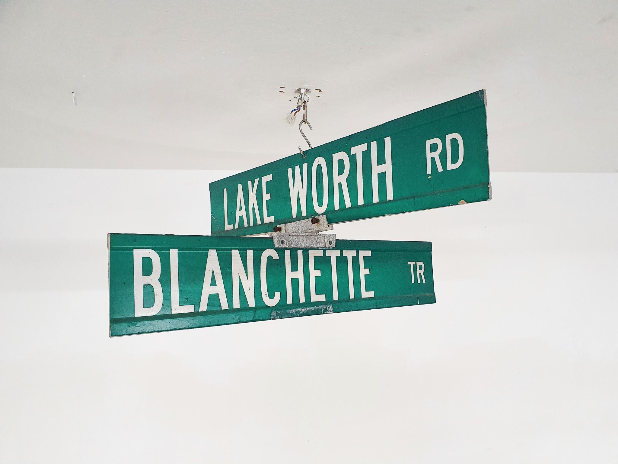 Vieux panneau routier ou de rue de Floride, Lake Worth, Blanchette, États-Unis Bon état - En vente à Amsterdam, NL