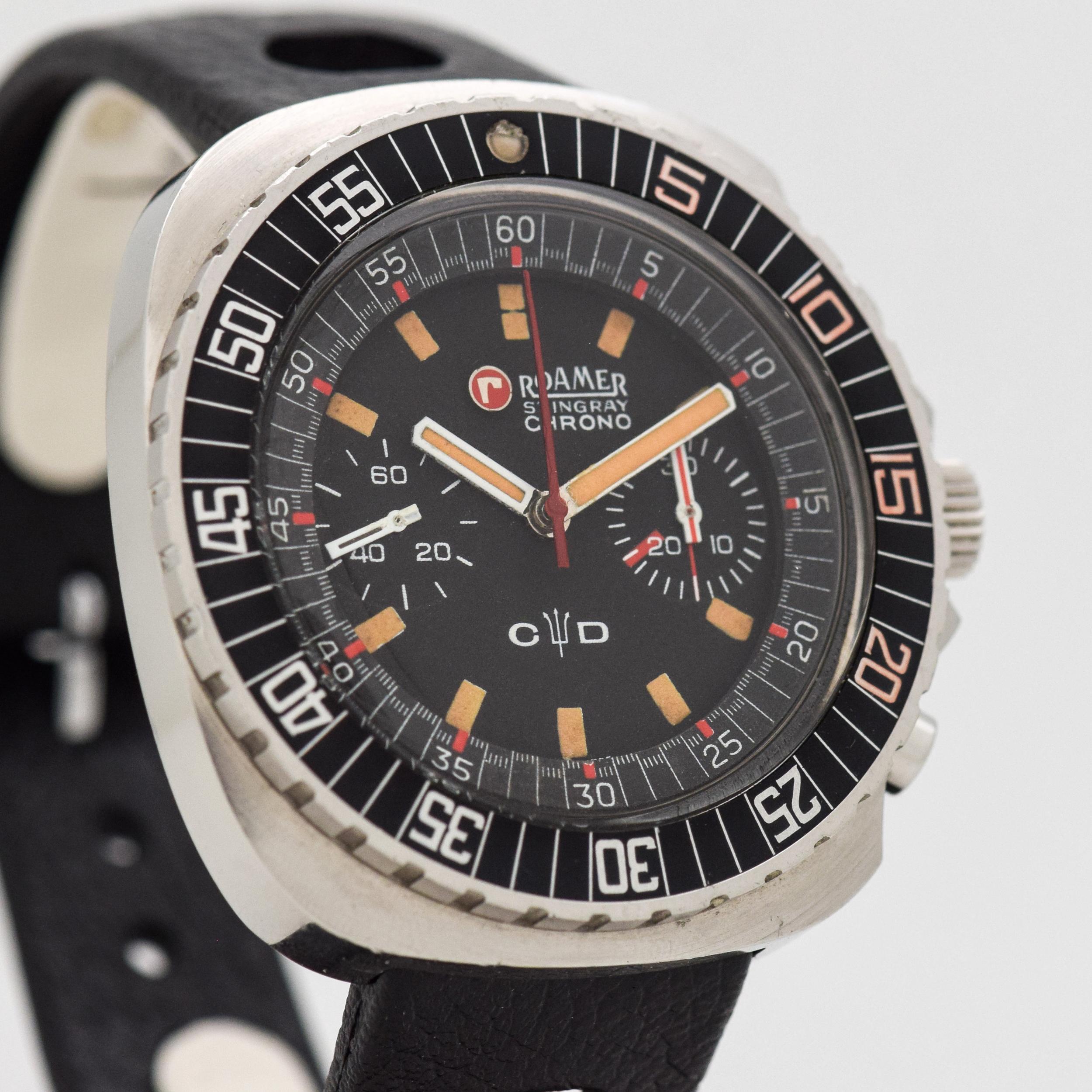 1960's Vintage Roamer Stingray 2 Register Chronograph Stainless Steel watch with Original Black Dial with Light Brown Luminous Bar/Baton Markers with Original Rotating Bezel. Case size, 42mm x 44mm lug to lug (1.65 in. x 1.73 in.) - Powered by a