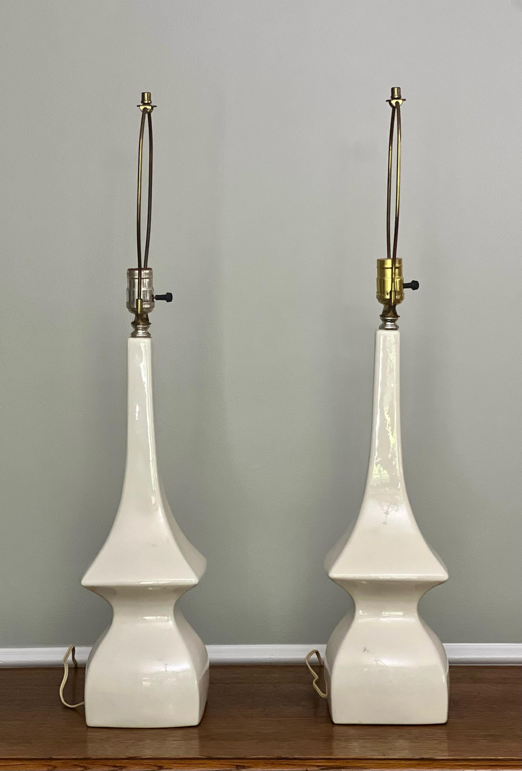 Hollywood Regency Vintage Robert Abbey Modern White Sculptural Glazed Ceramic Lamps, Pair