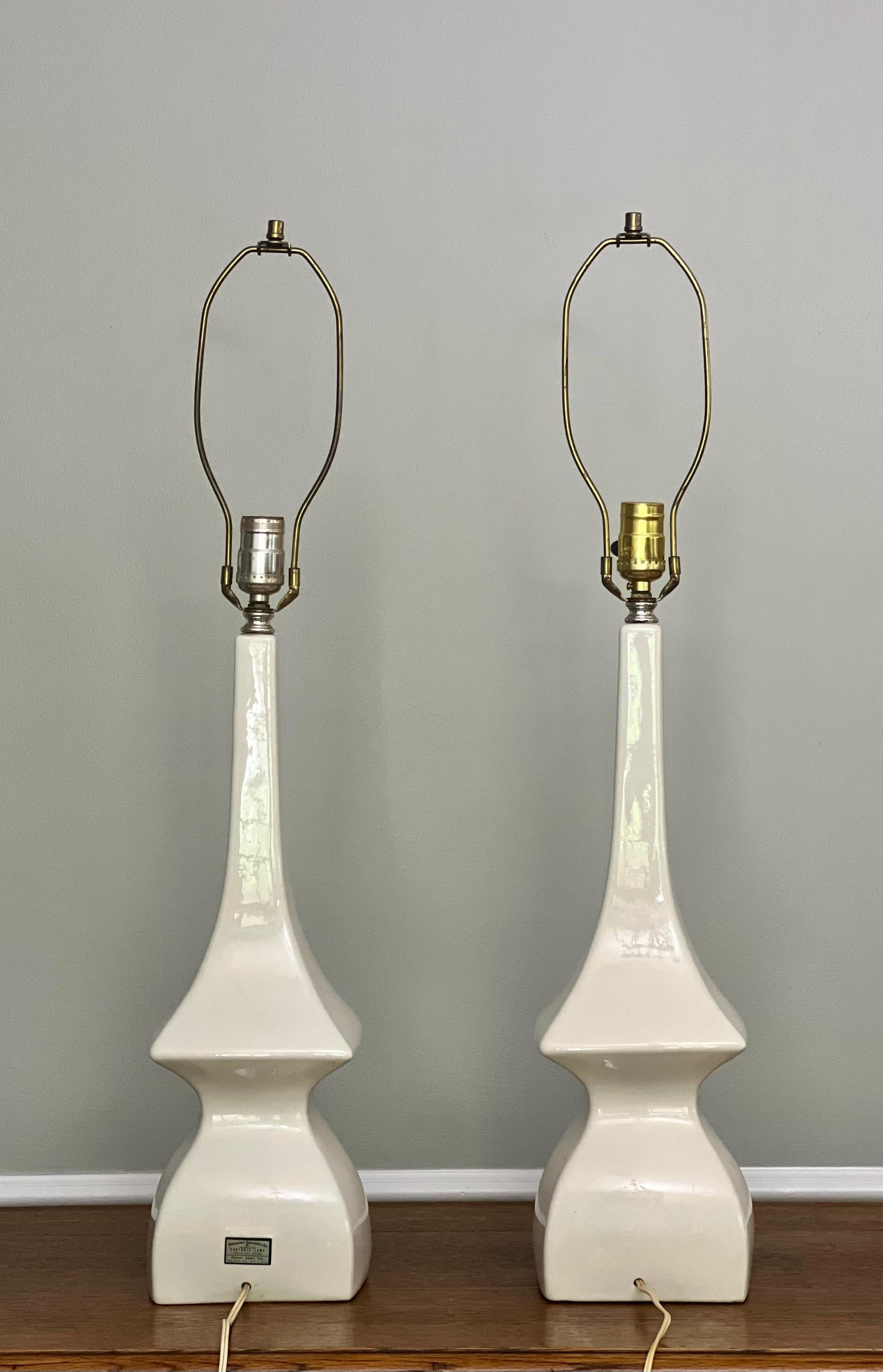 North American Vintage Robert Abbey Modern White Sculptural Glazed Ceramic Lamps, Pair