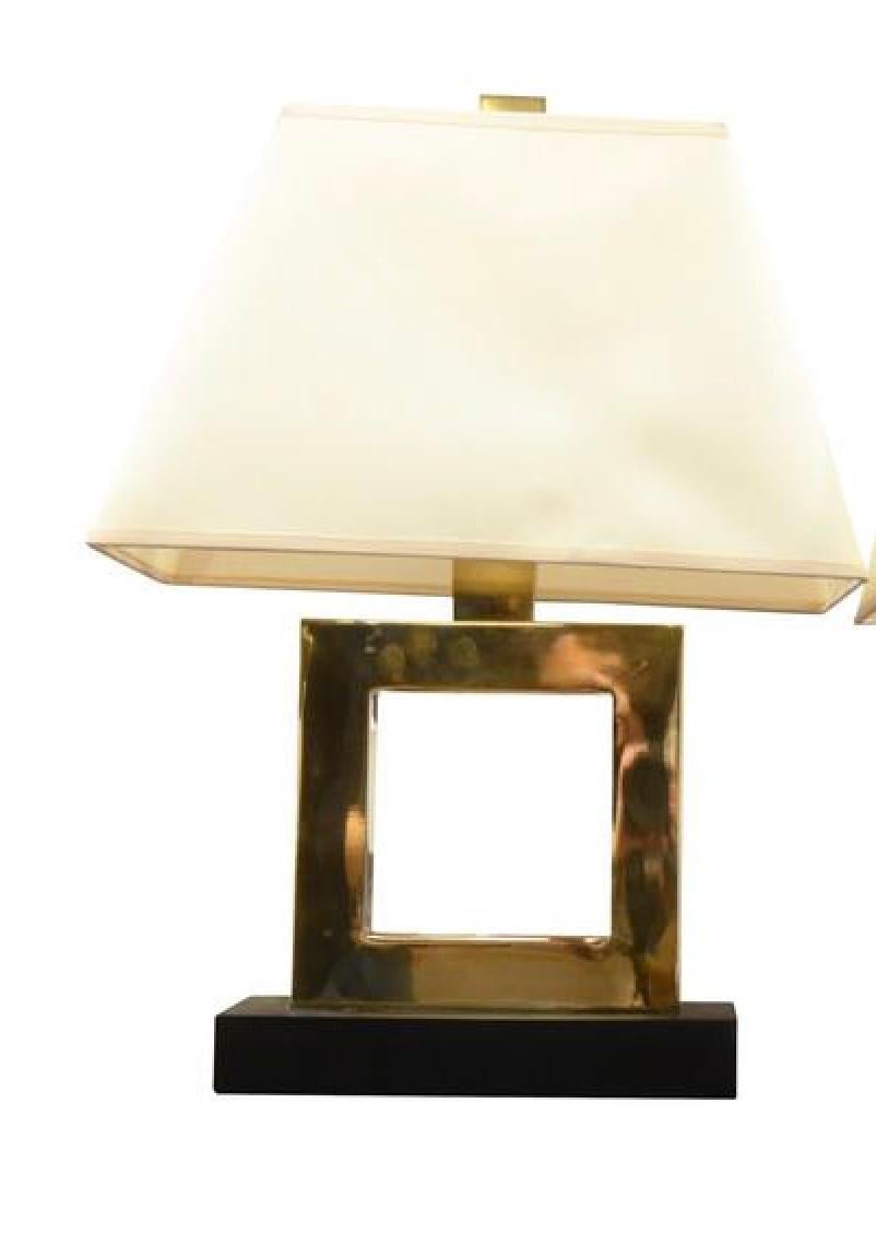 Moderne Paire de lampes de table en laiton Vintage Robert Abbey Fin du 20e siècle en vente