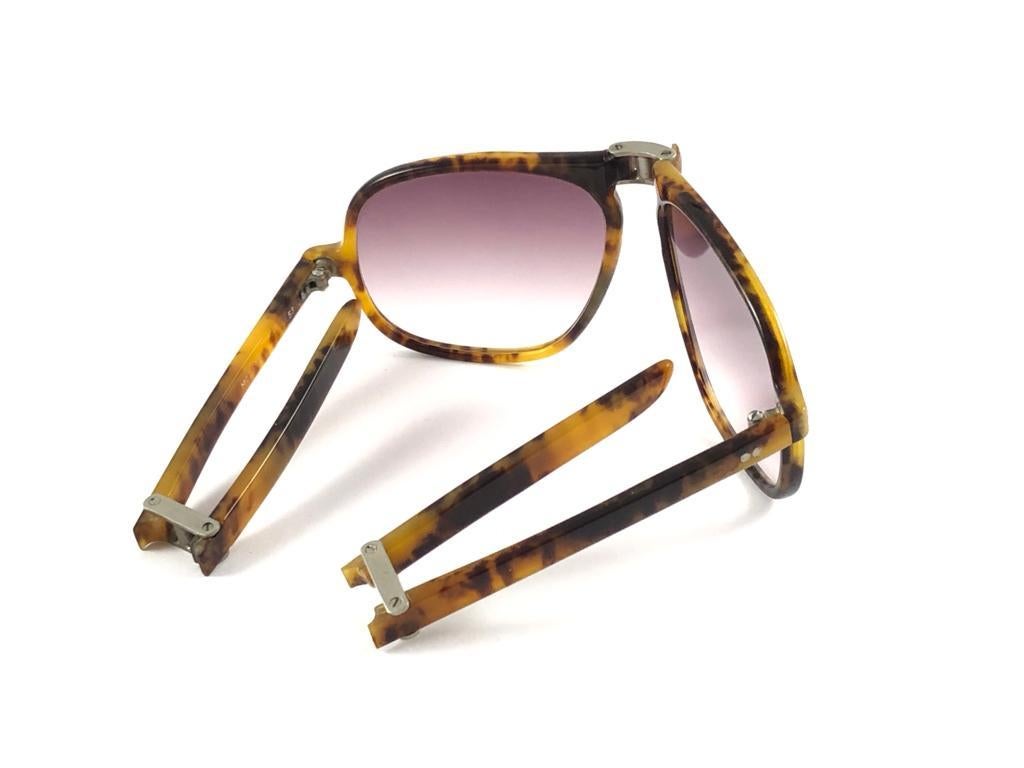 Women's or Men's Vintage Robert La Roche Mod10 Marbled Folding Sunglasses 1980's Austria For Sale