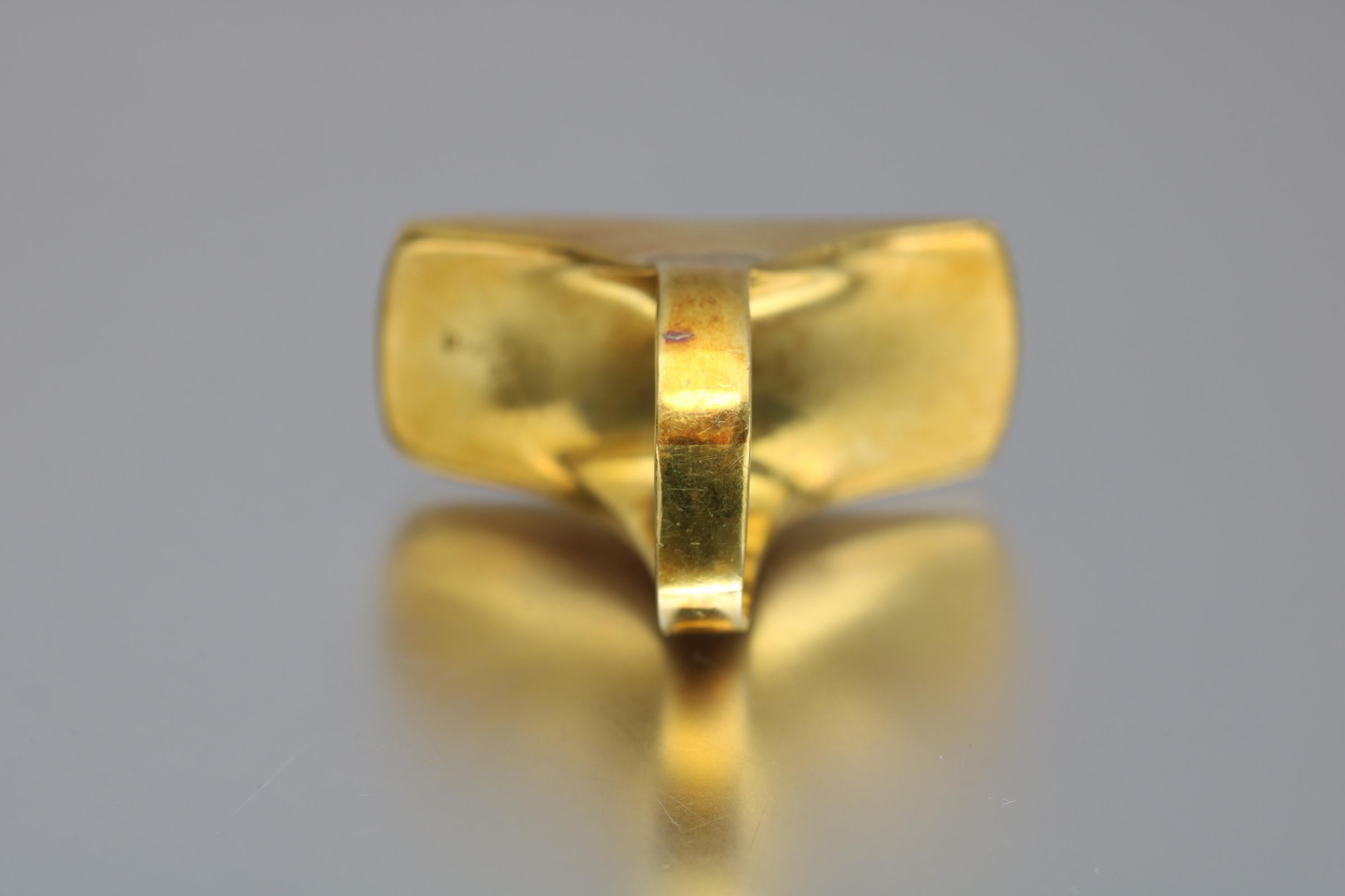 Vintage Robert Lee Morris 18 Karat Yellow Gold Tablet Ring, circa 1980 In Good Condition In Miami Beach, FL