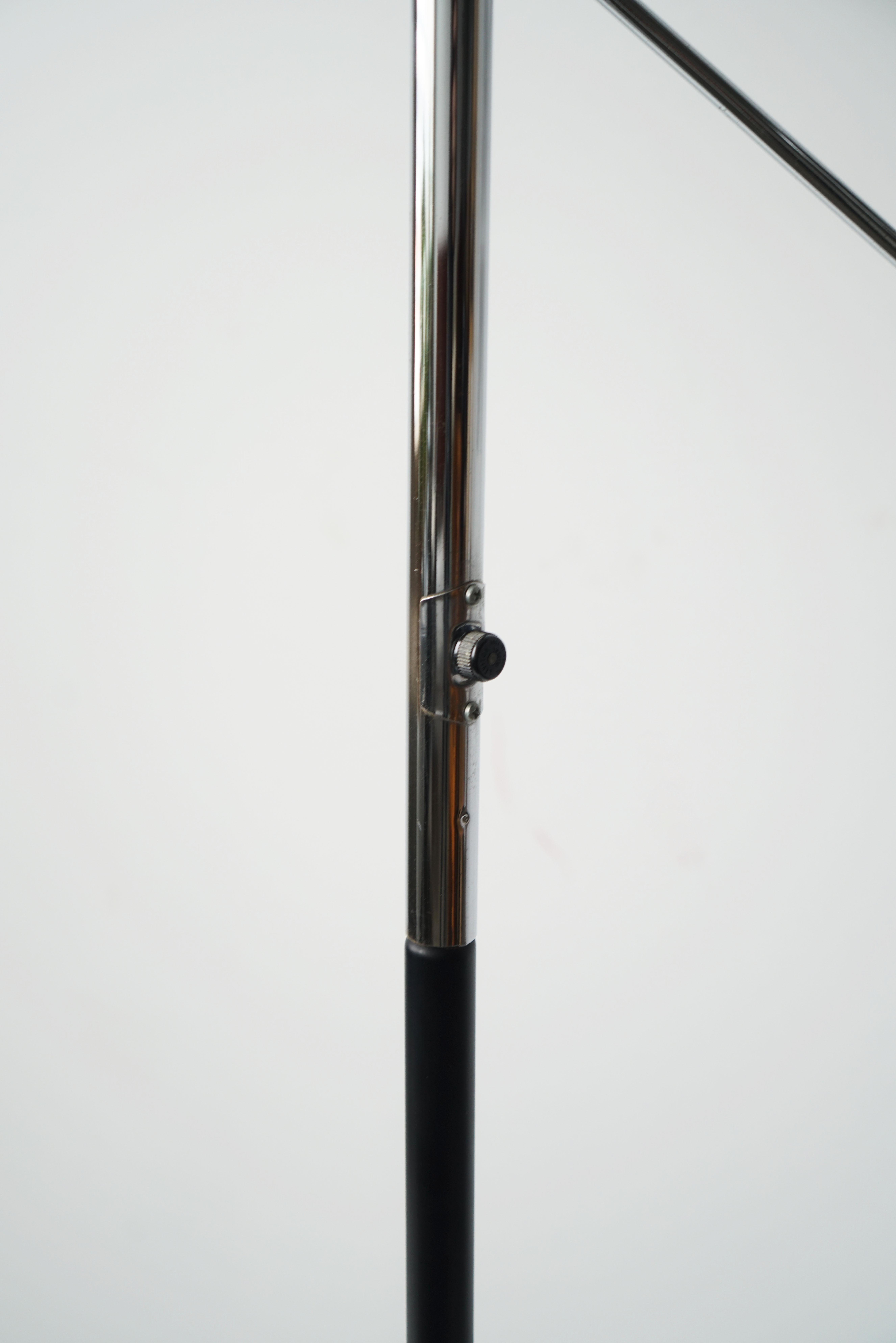 Verstellbare Vintage Robert Sonneman 3-Arm Triennale Orbiter Eyeball Stehlampe, Vintage (Chrom) im Angebot