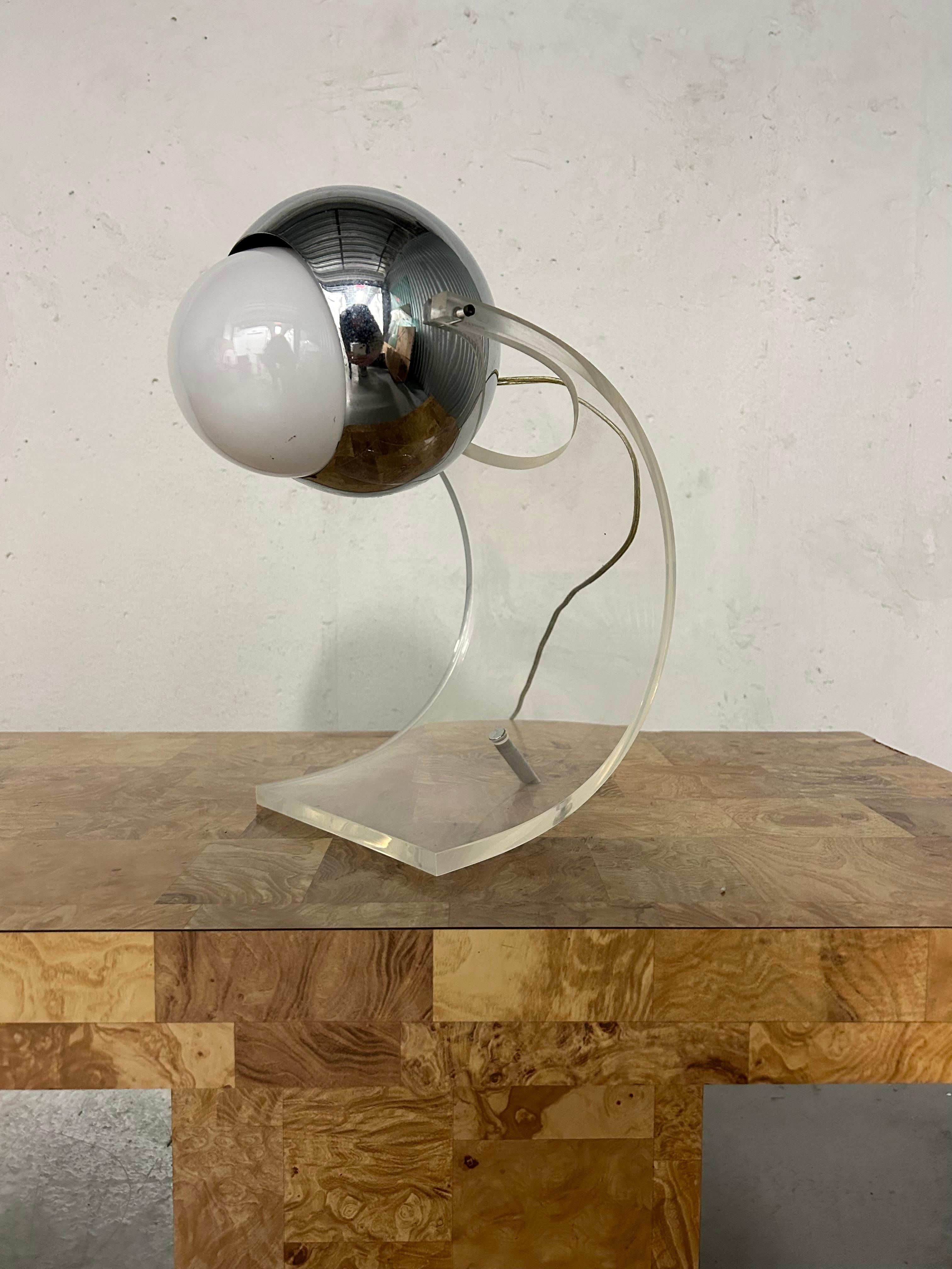 Vintage Robert Sonneman Table Lamp In Good Condition For Sale In Brooklyn, NY