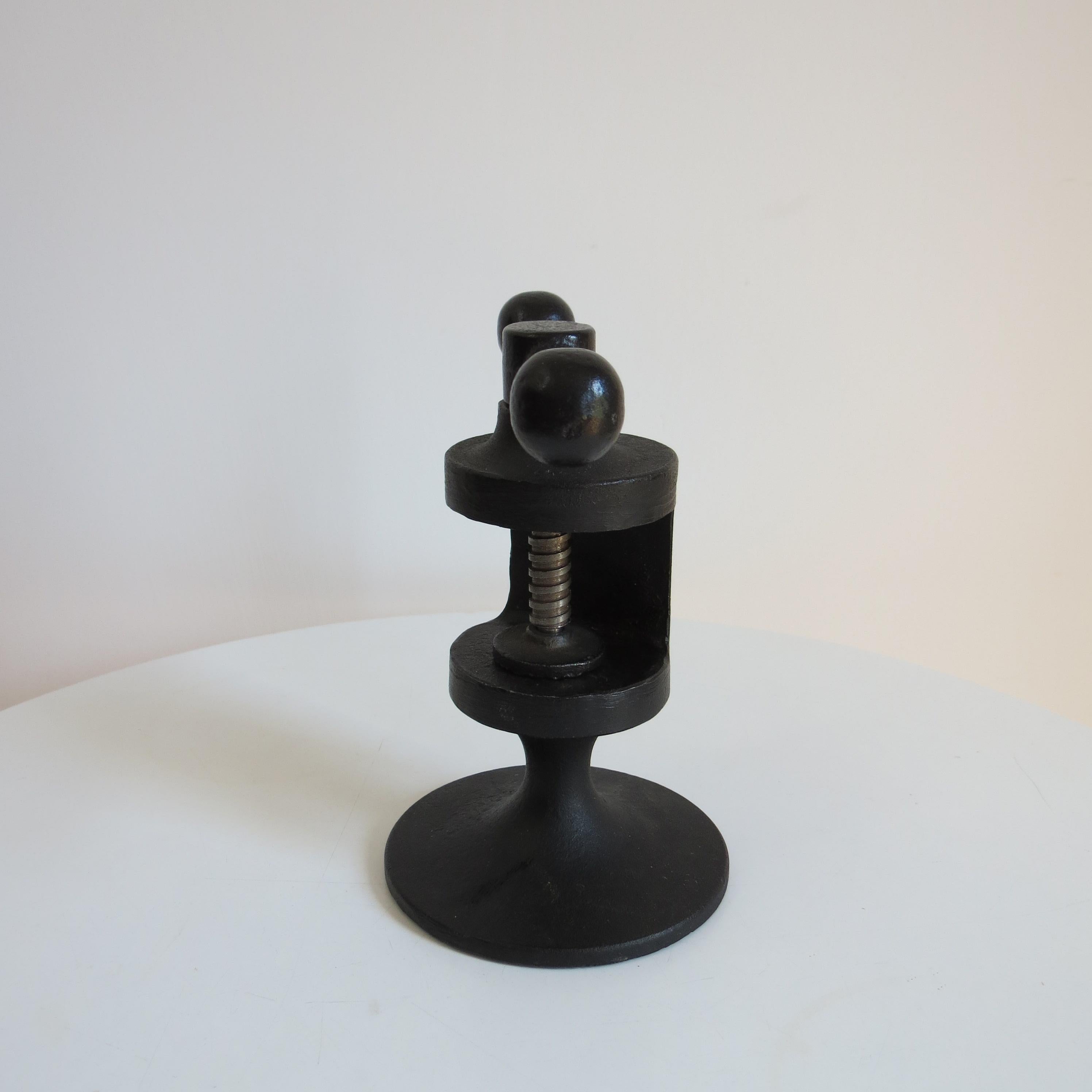 Brutalismo Schiaccianoci vintage in ferro battuto di Robert Welch degli anni '60 in vendita