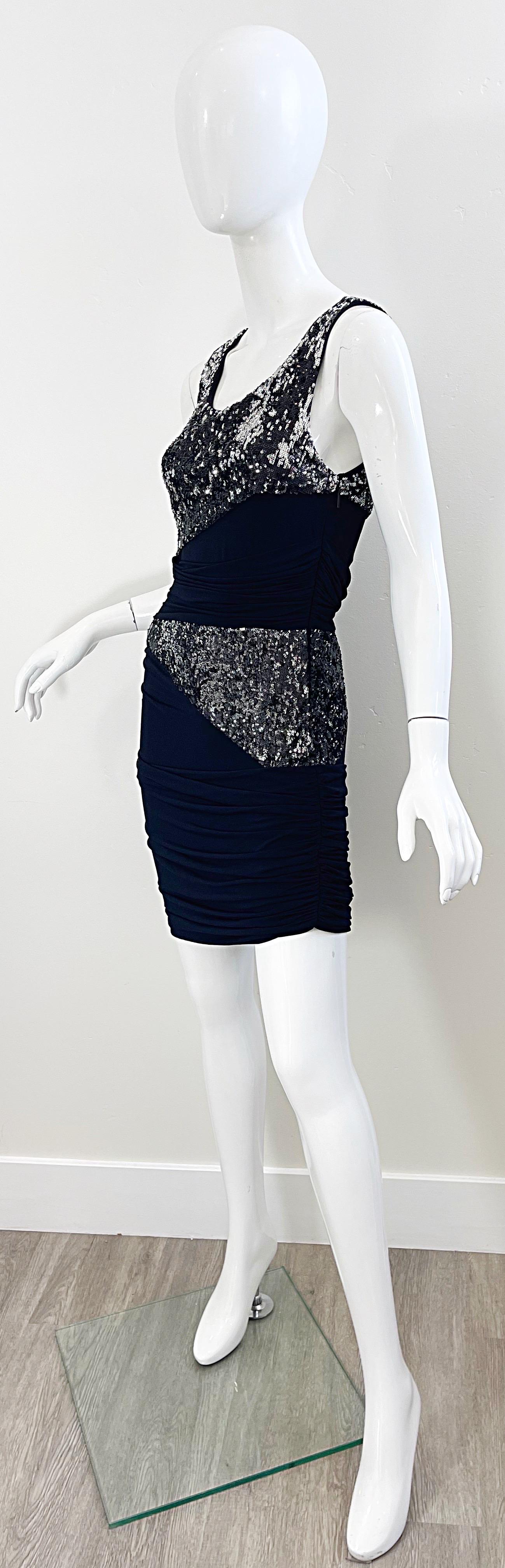 Vintage Roberto Cavalli Black + Silver Sequin Size 42 / 6 - 8 Y2K Mini Dress en vente 1