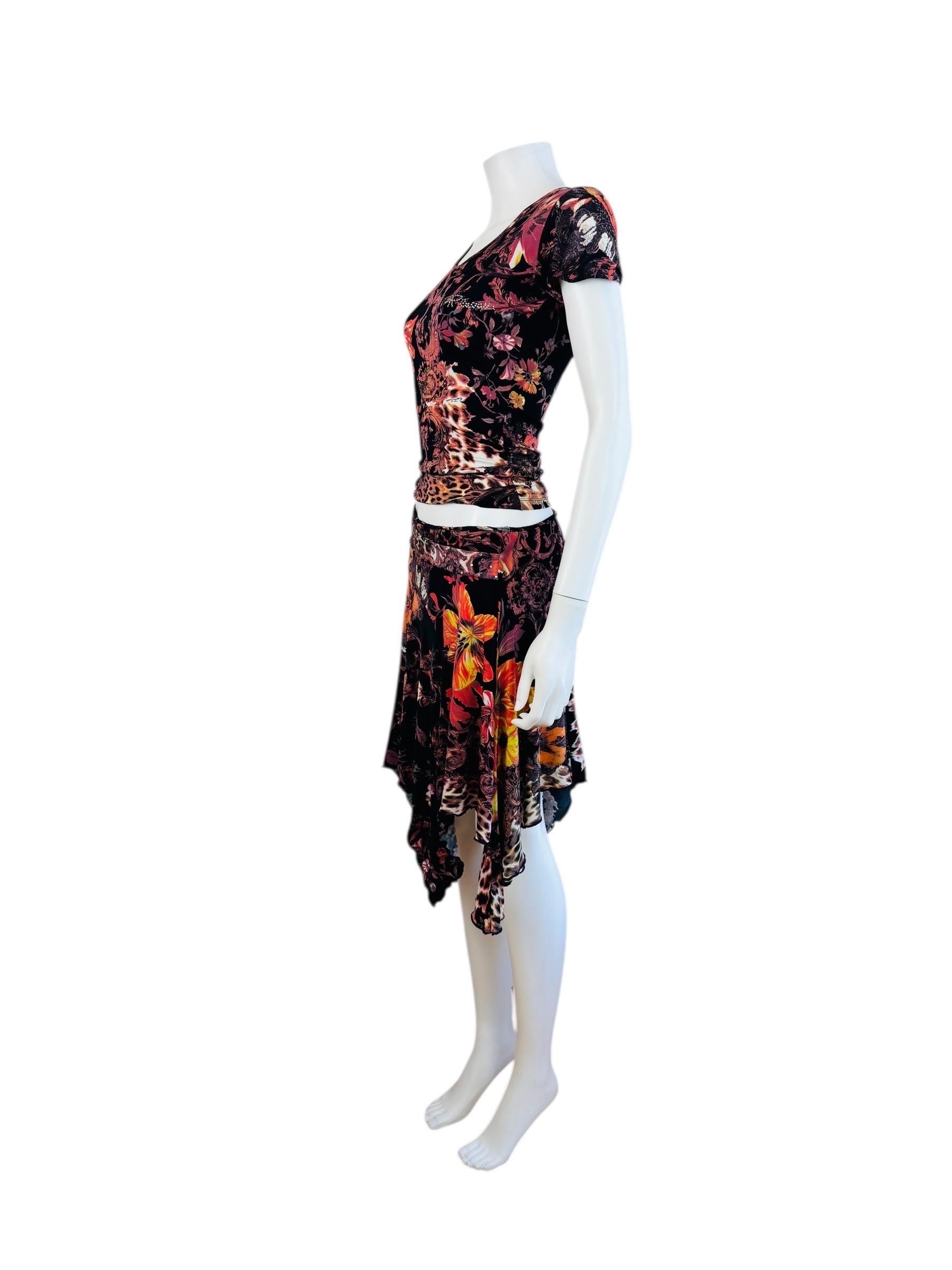 Vintage Roberto Cavalli F/W 2005 Floral Baroque Top + Jupe Rhinestones Bon état - En vente à Denver, CO