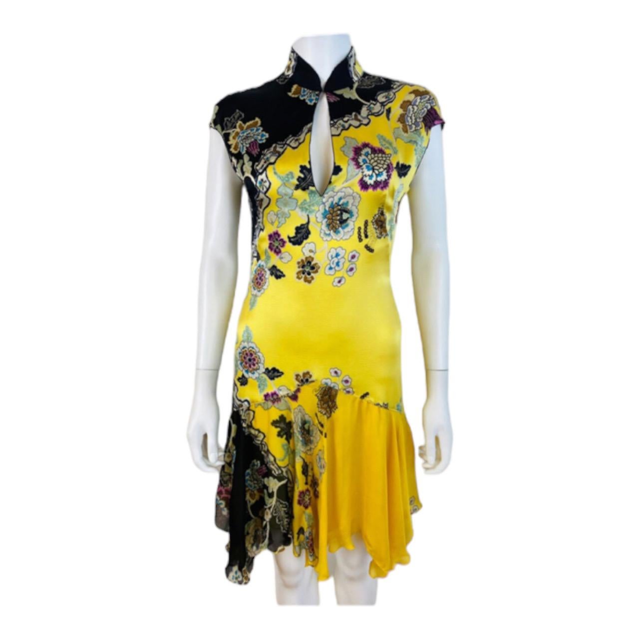 Vintage Roberto Cavalli S/S 2003 Chinoiserie Yellow Floral Silk Mini Dress In Good Condition For Sale In Denver, CO