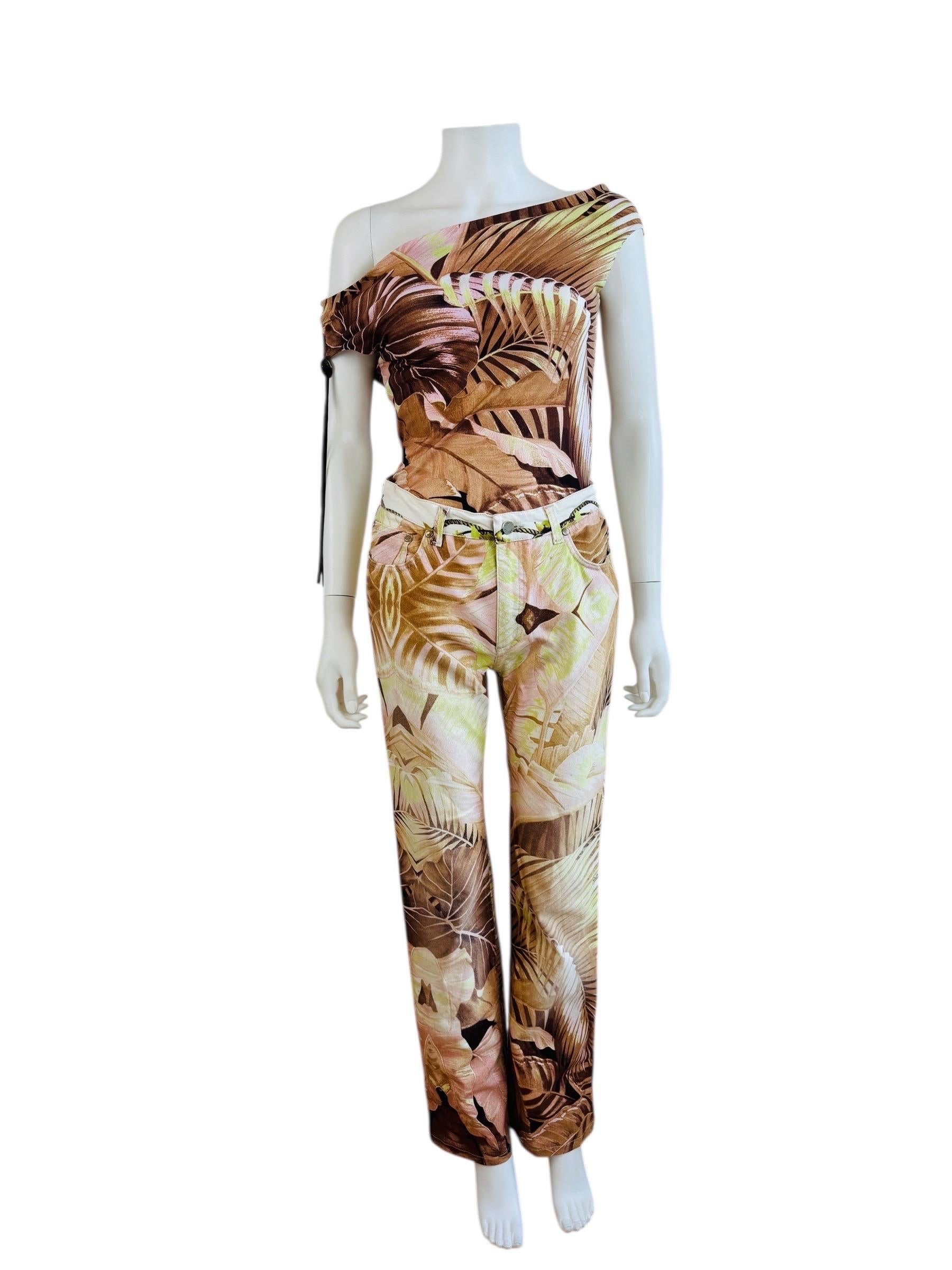 Beige Vintage Roberto Cavalli P/E 2003 Tropical Palm Print Off Shoulder Top Pants Jean in vendita