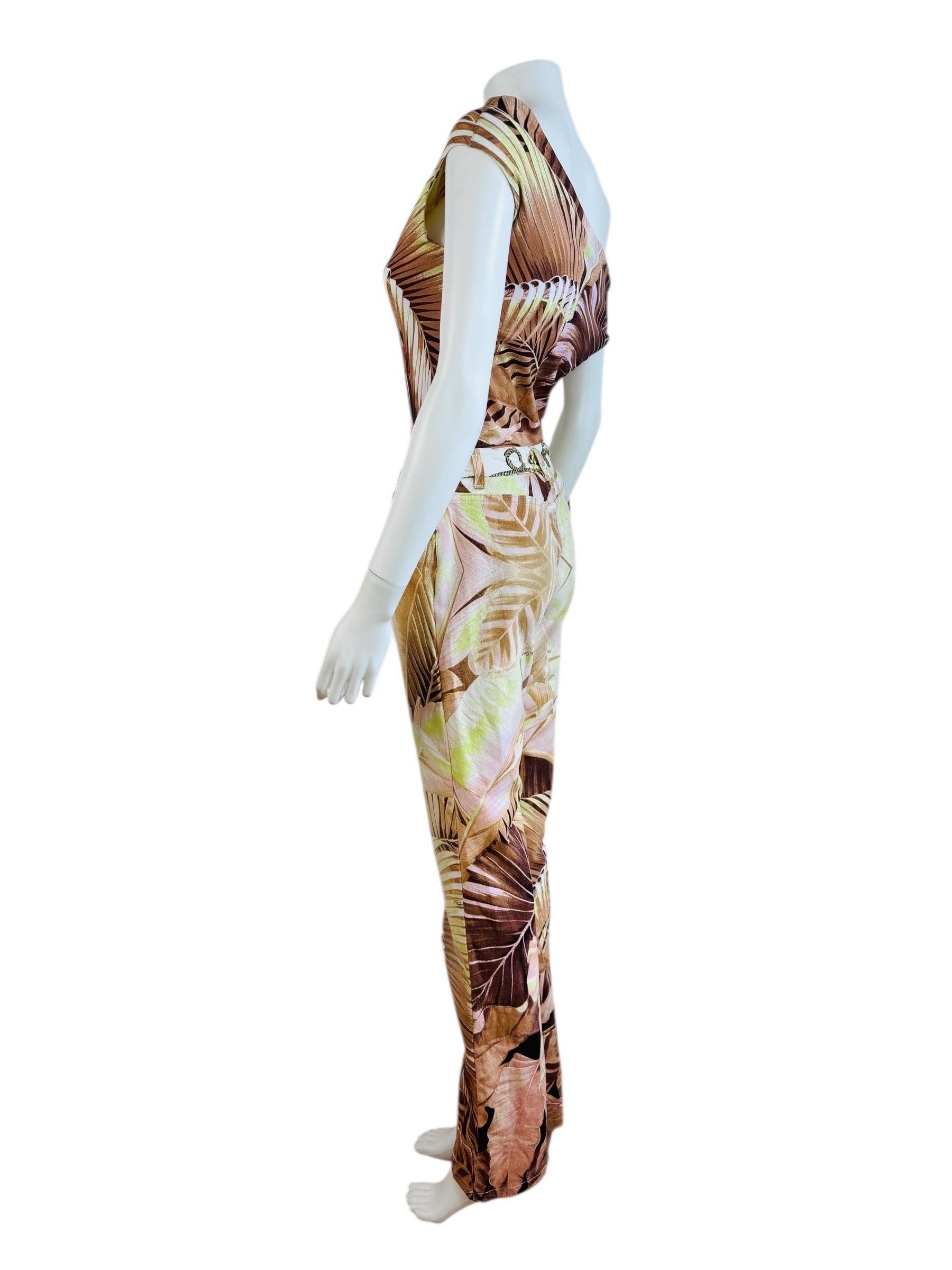 Vintage Roberto Cavalli P/E 2003 Tropical Palm Print Off Shoulder Top Pants Jean in vendita 1