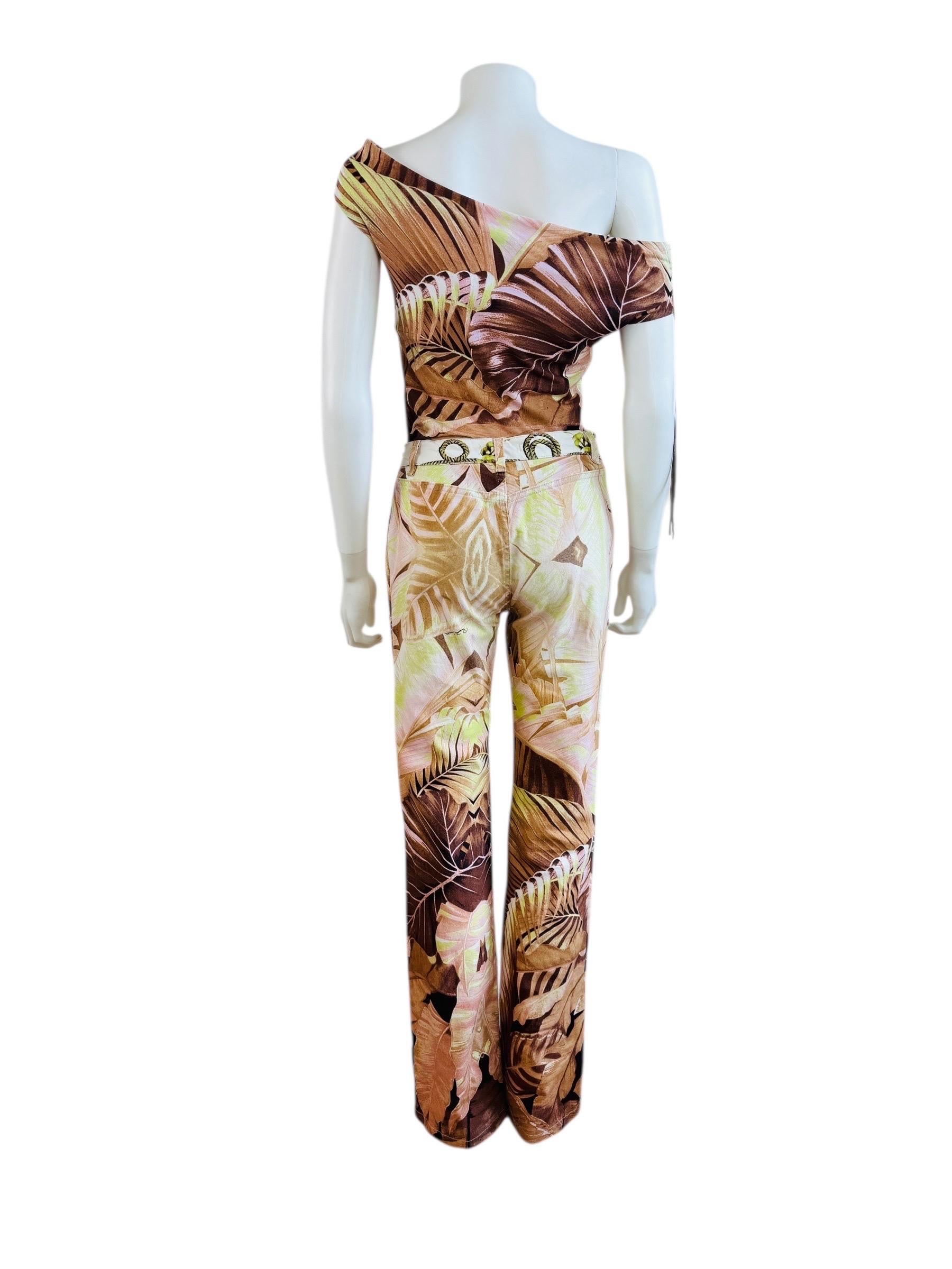Vintage Roberto Cavalli P/E 2003 Tropical Palm Print Off Shoulder Top Pants Jean in vendita 2