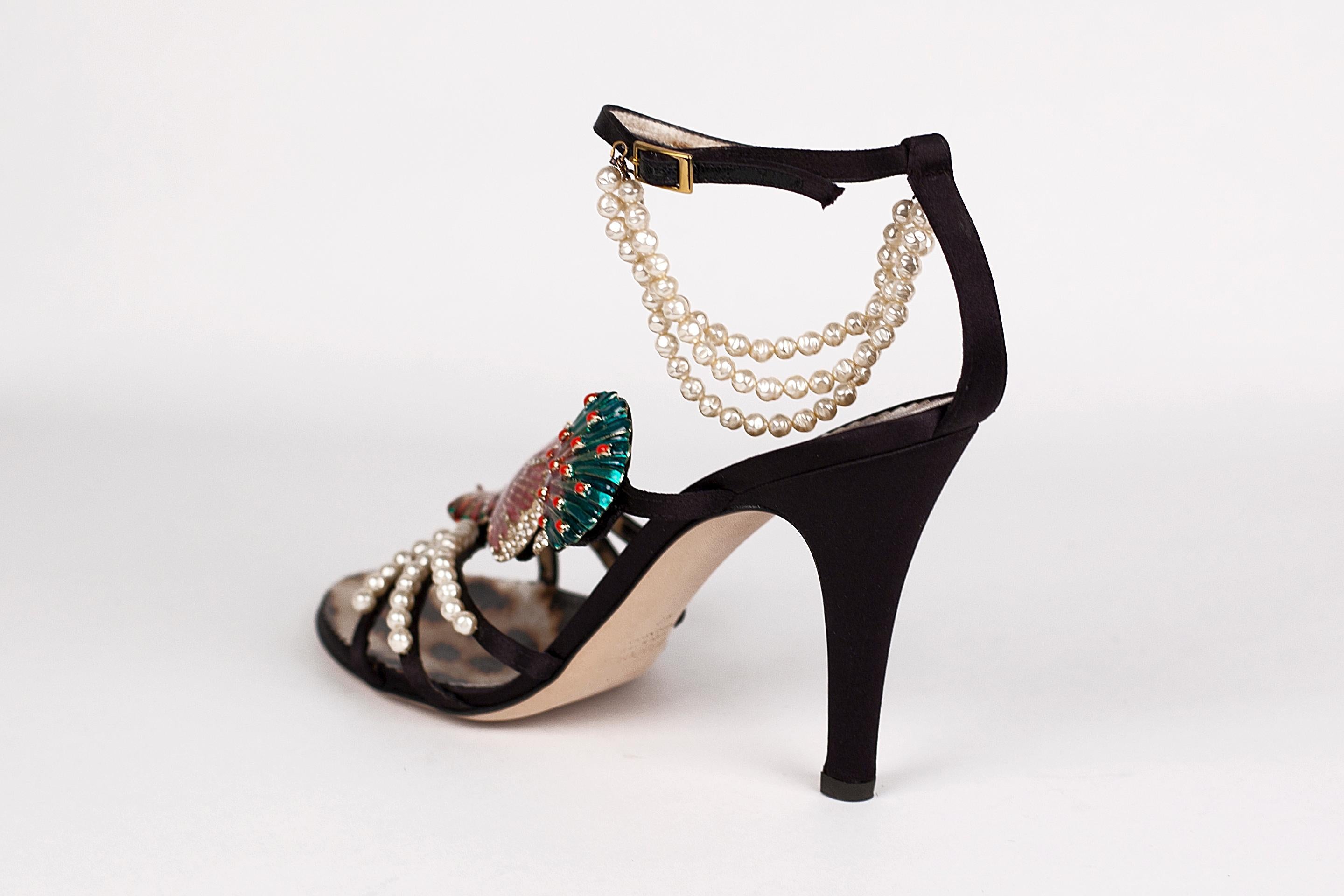 Roberto Cavalli Schuhe im Vintage-Stil mit kristallverzierten Muscheln und Perlen 10 (Schwarz)
