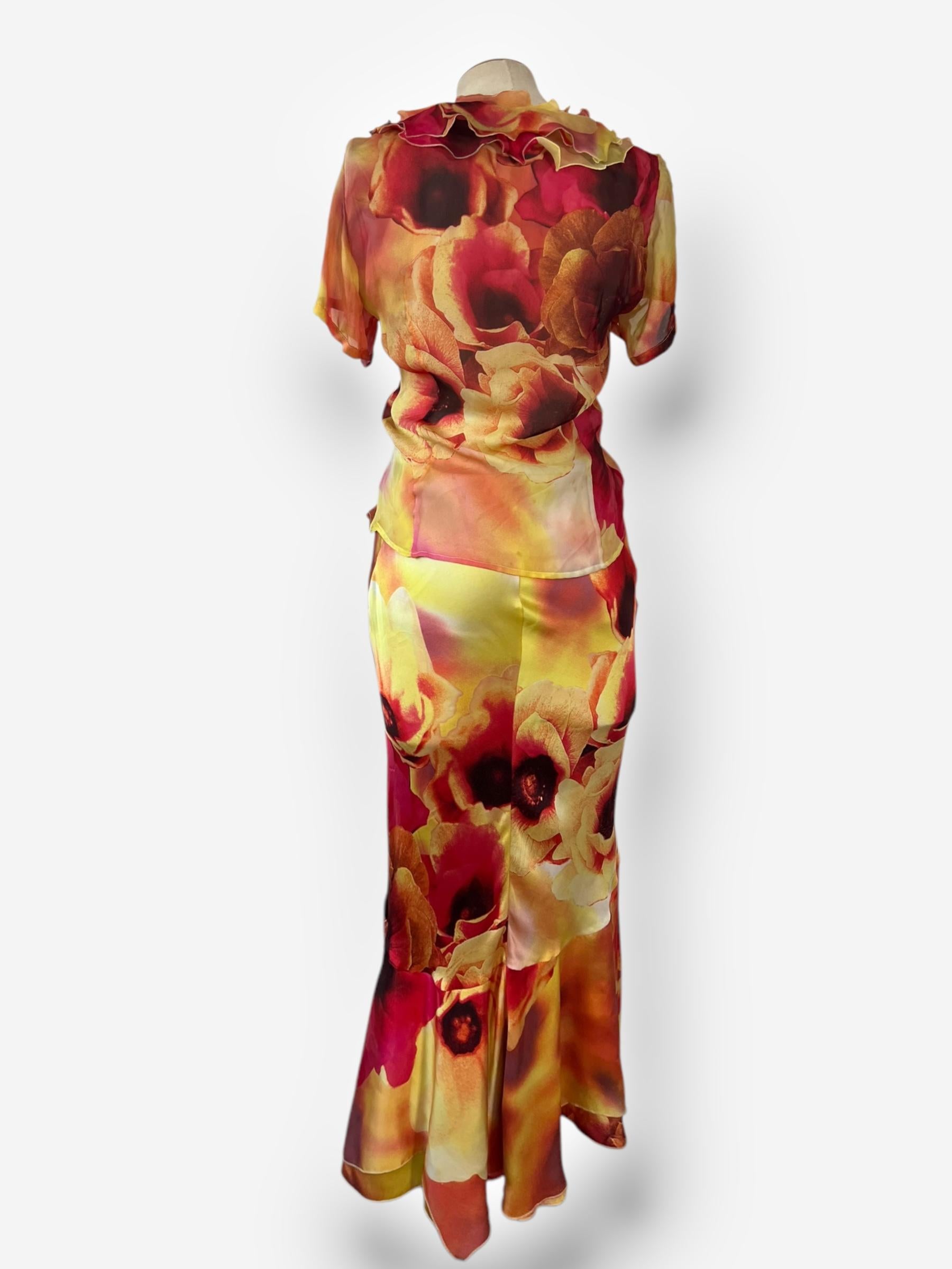 Brown Vintage Roberto Cavalli Spring/Summer 2002 Red & Pink Floral Print ensemble For Sale