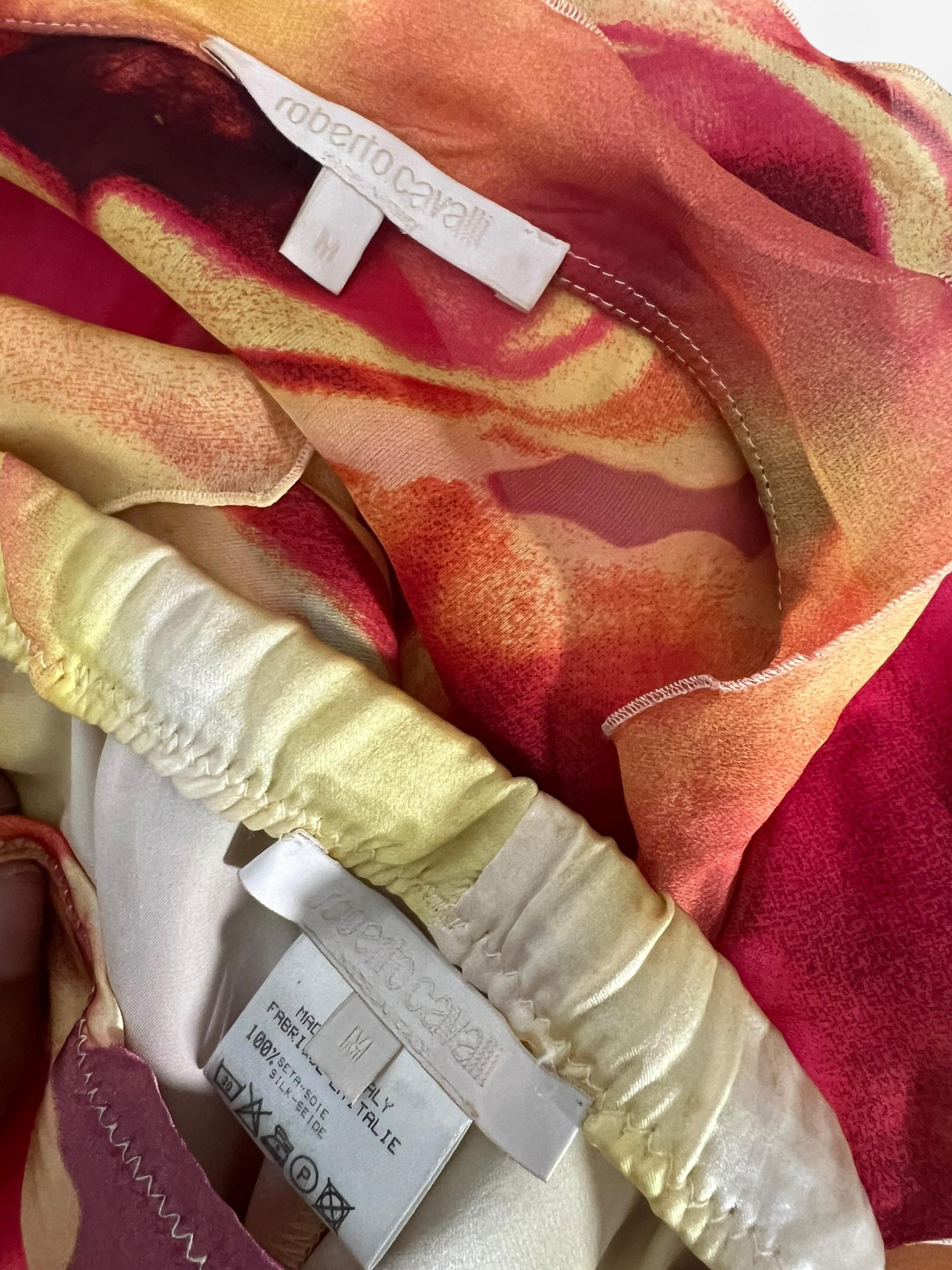 Vintage Roberto Cavalli Spring/Summer 2002 Red & Pink Floral Print ensemble In Good Condition For Sale In CAPELLE AAN DEN IJSSEL, ZH