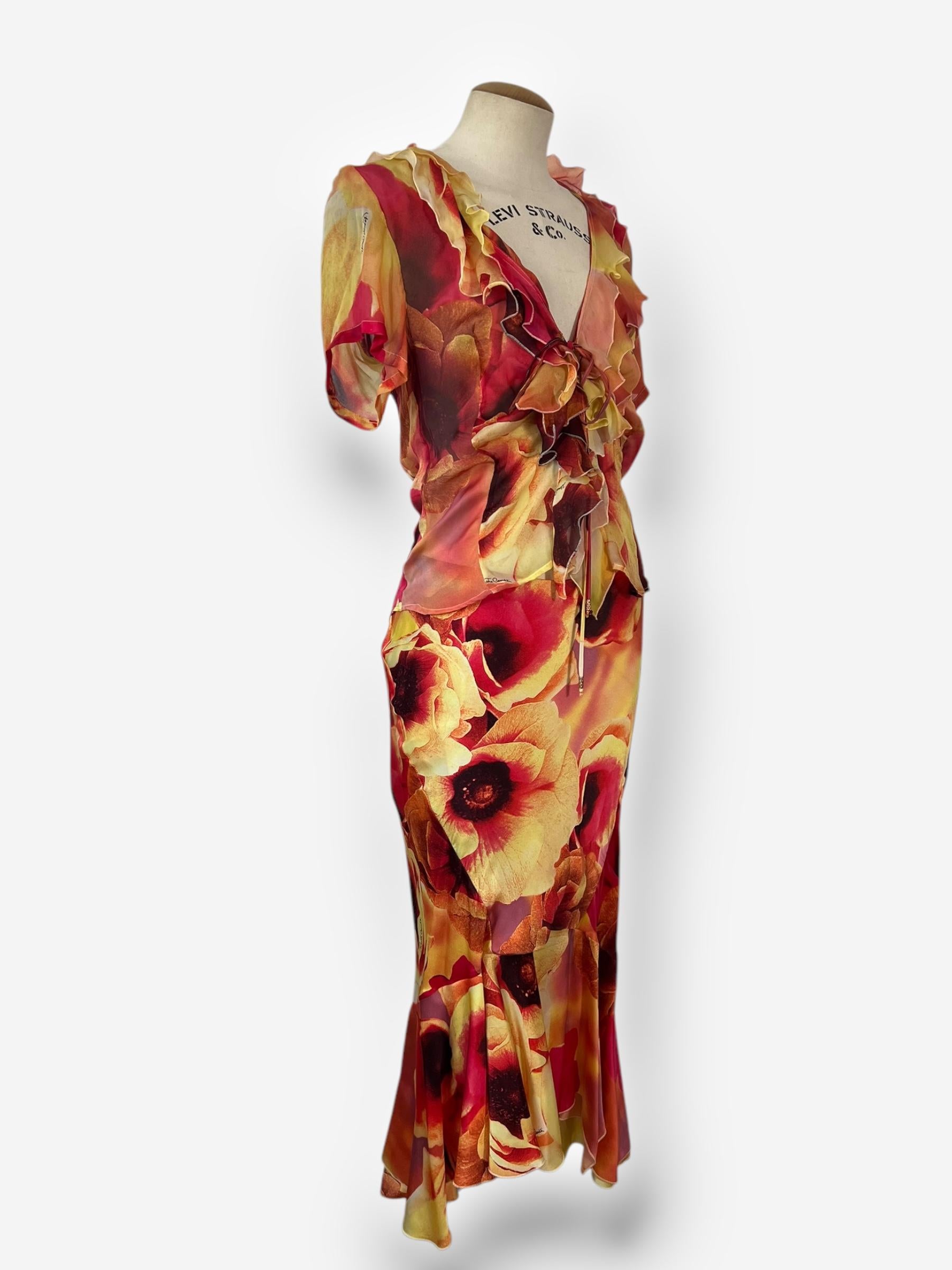Vintage Roberto Cavalli Spring/Summer 2002 Red & Pink Floral Print ensemble For Sale 2