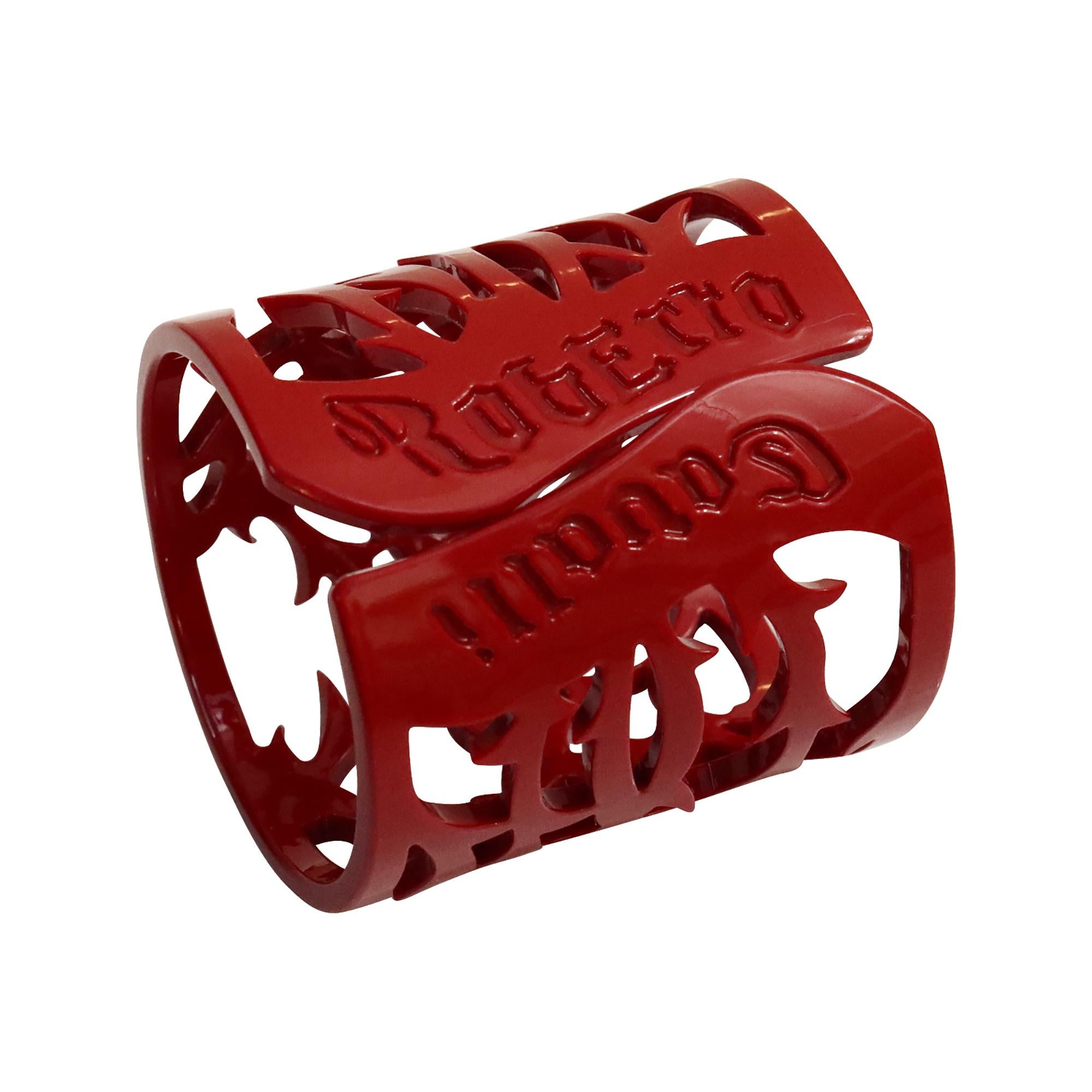 Vintage Roberto Cavalli Brazalete ancho de resina roja  Pulsera Circa años 90 en Bueno estado para la venta en New York, NY