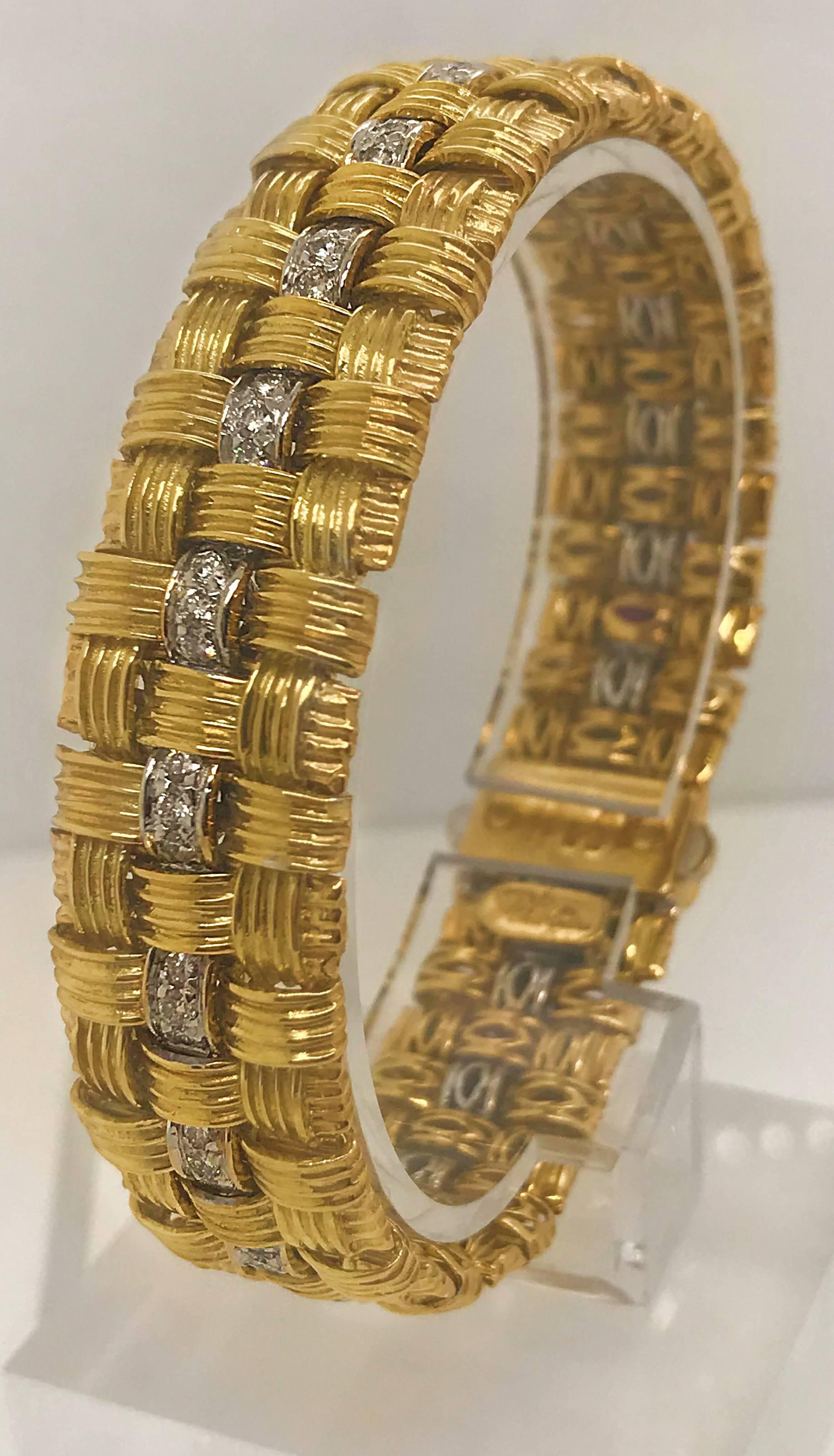 This two-tone Roberto Coin bracelet is stylish but timeless. Never to disappoint this piece comes to you in excellent condition.  Featuring 1.18 carats of diamonds. 
NOTE: Matching Earrings also available at LU104514151773