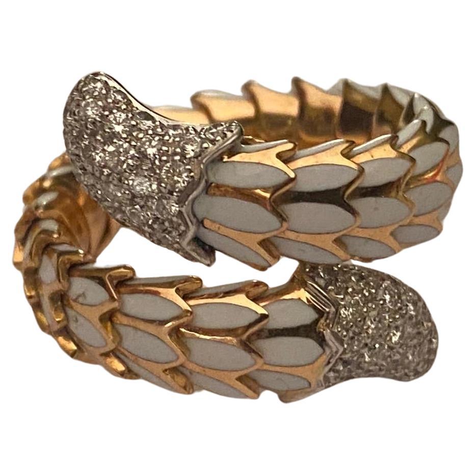 Moderne Roberto Coin Bague « Cobra » vintage en or rose 18 carats, émail blanc et diamants en vente