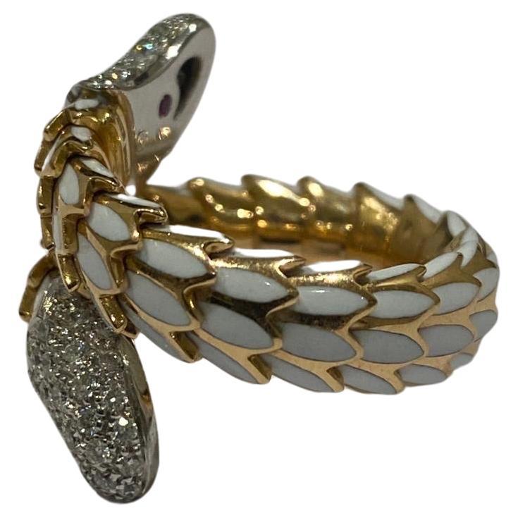 Roberto Coin Bague « Cobra » vintage en or rose 18 carats, émail blanc et diamants Unisexe en vente