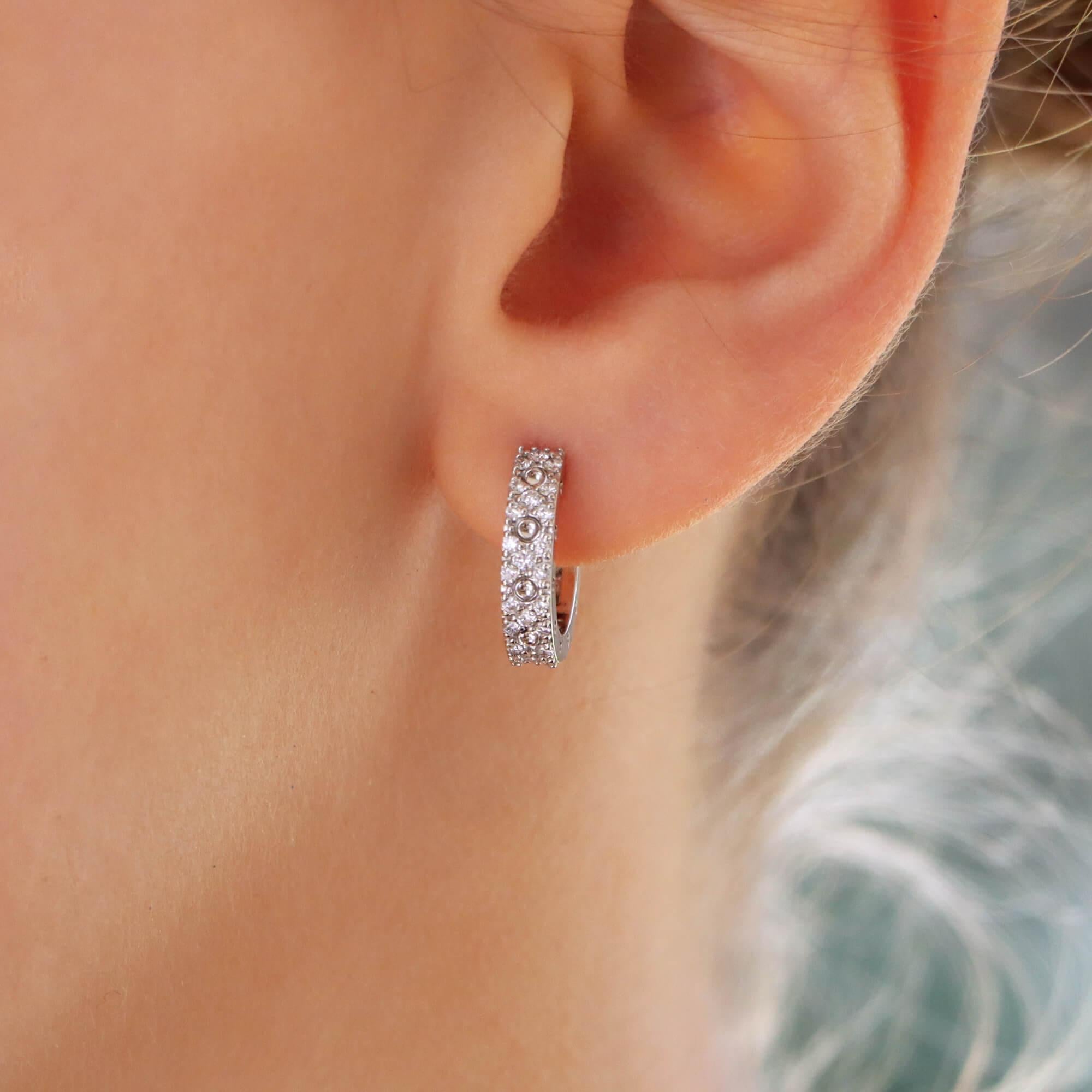 Modern Vintage Roberto Coin Diamond Hoop Earrings Set in 18k White Gold