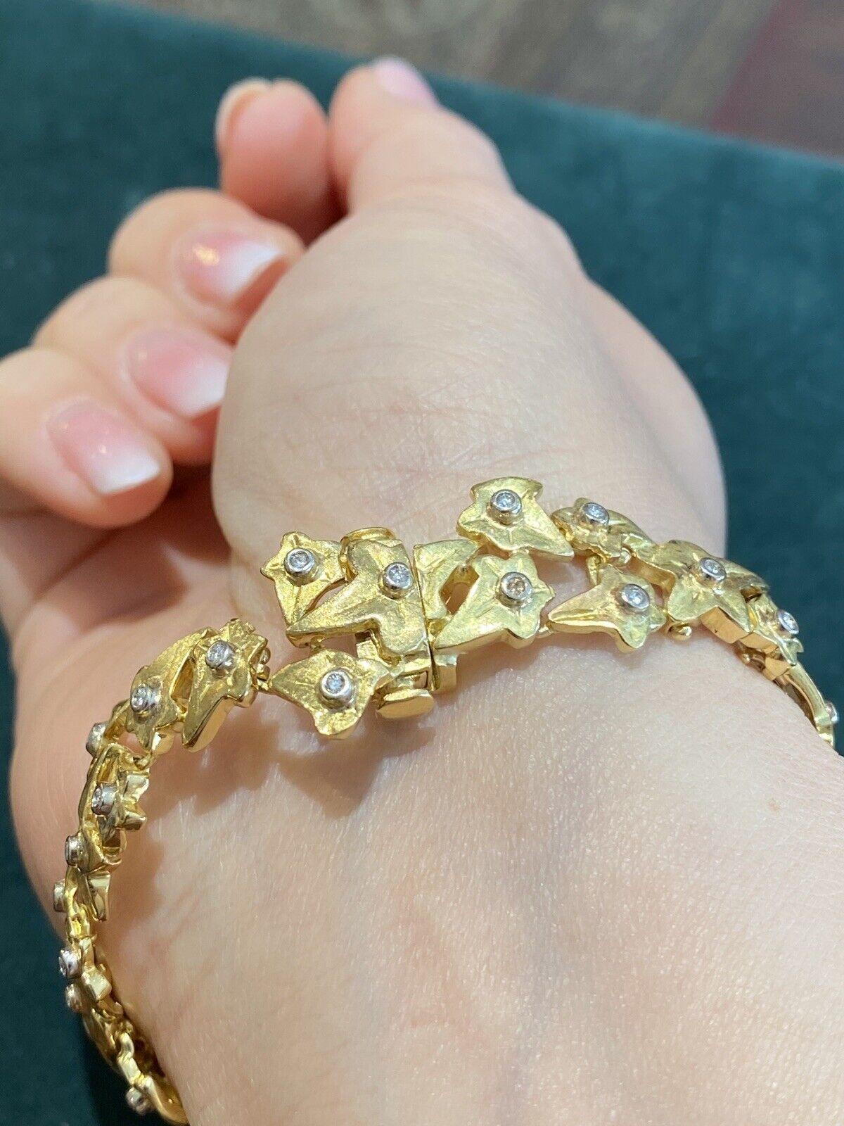 Round Cut Vintage Roberto Coin Leaf Diamond Bracelet in 18k Yellow Gold For Sale