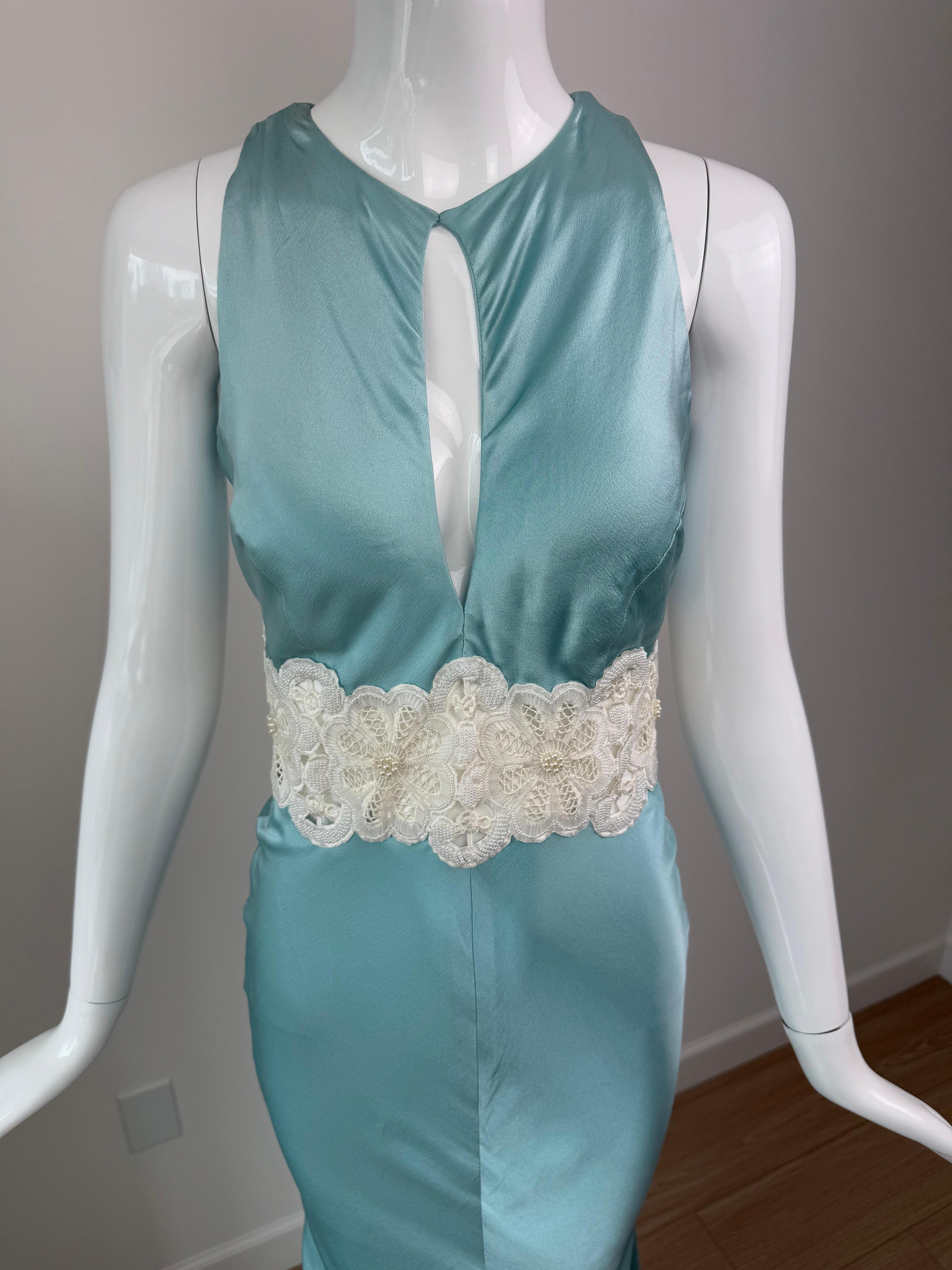 Vintage Robin's Egg Blue Silk Dress w. Robe longue avec perles au centre de la robe Pour femmes en vente