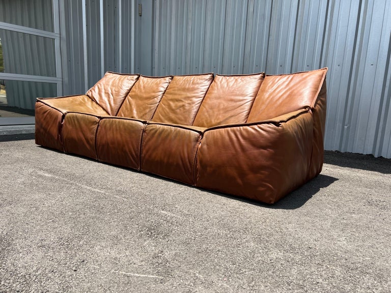Canapé en cuir vintage Roche Bobois, France, vers 1970 sur 1stDibs