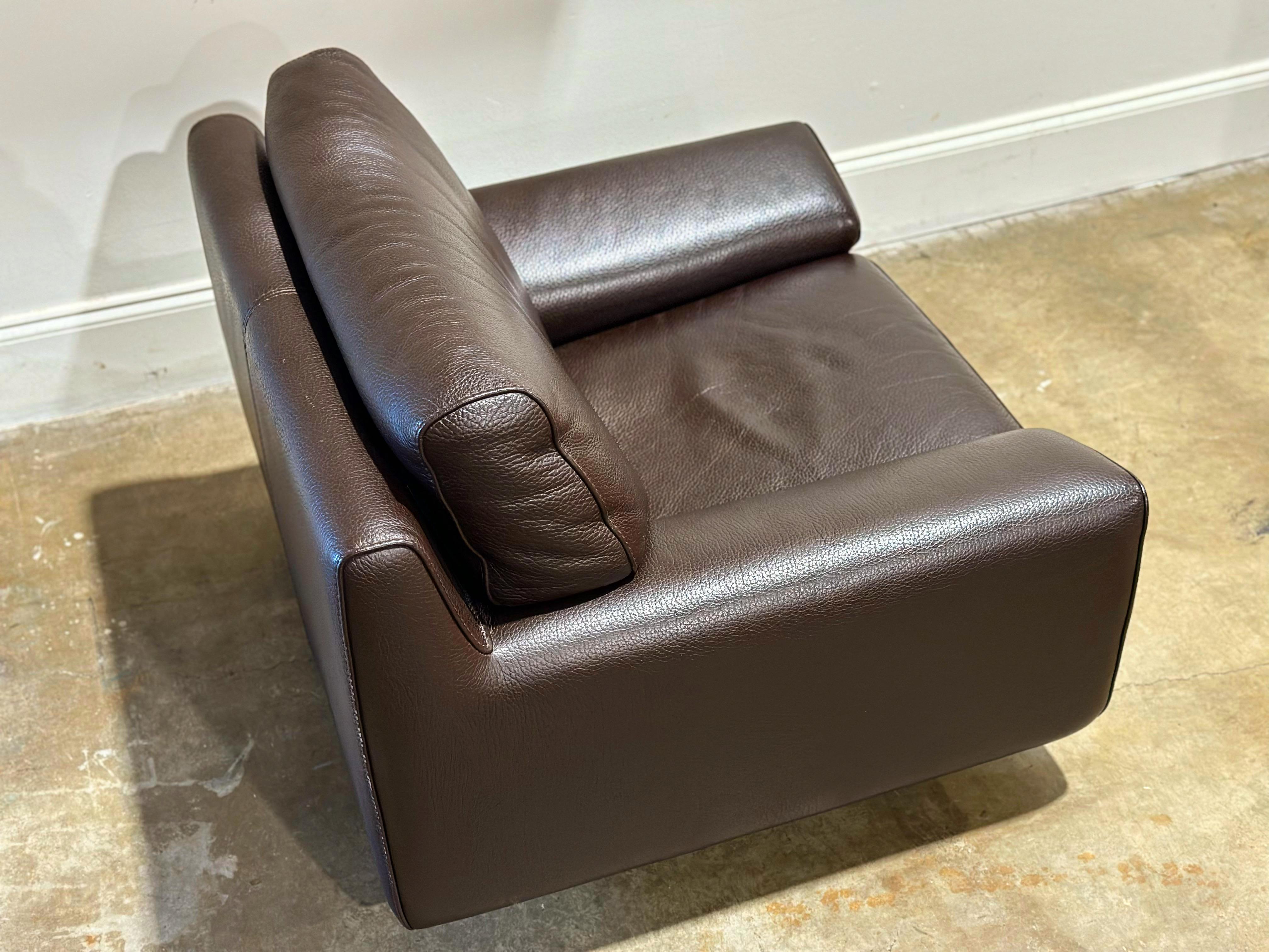 French Vintage Roche Bobois Leather Swivel Lounge Chair - Dark Ox Blood Maroon Brown For Sale