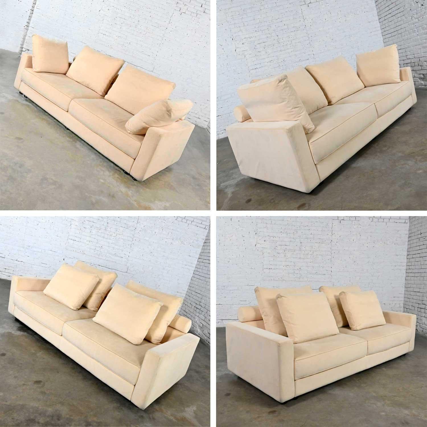 Vintage Roche Bobois Post-Modern Off-White Ultra Suede Sofa  For Sale 5