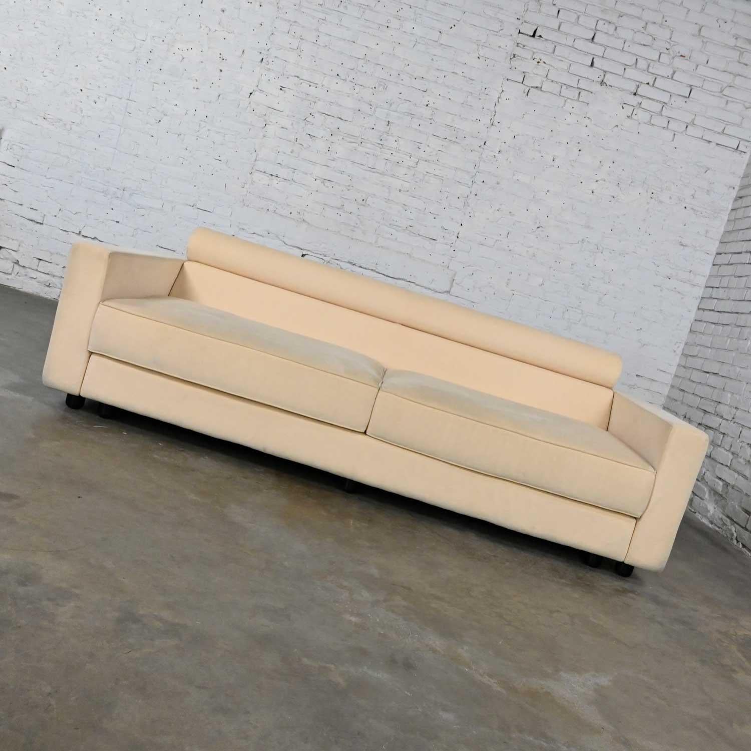 Vintage Roche Bobois Post-Modern Off-White Ultra Suede Sofa  In Good Condition For Sale In Topeka, KS