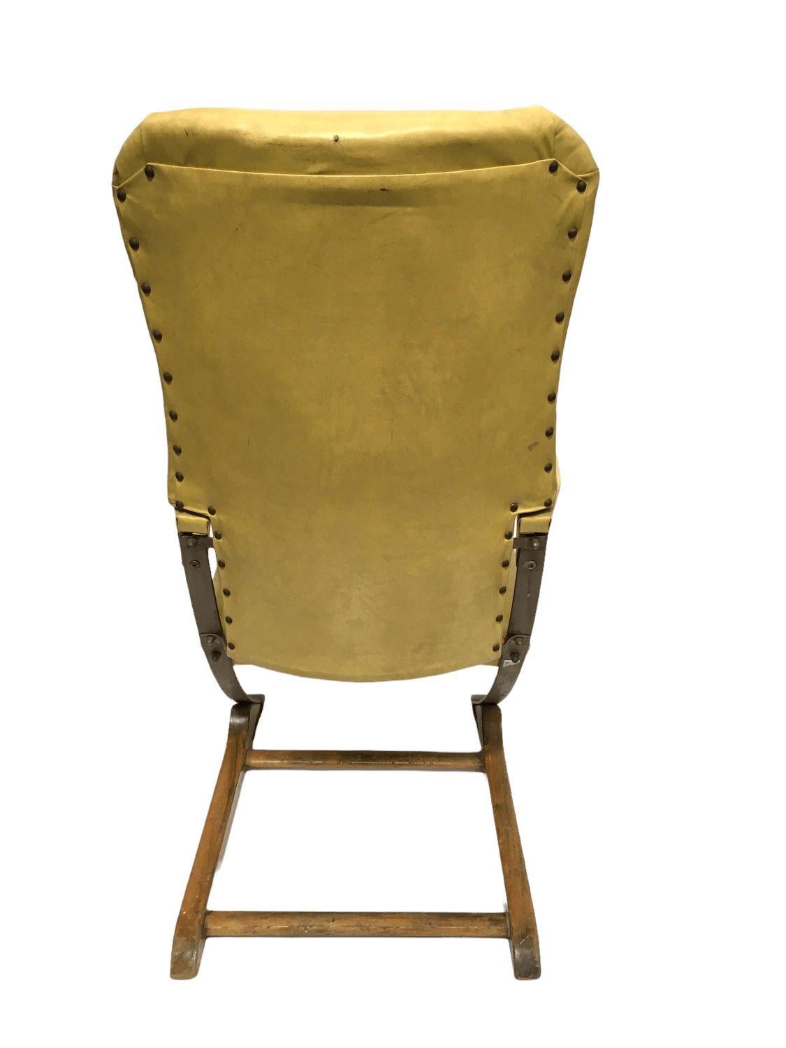 Vieille chaise Rock-a-Chair Cantilever Rocker Chair en vinyle doré de moisson en vente 4