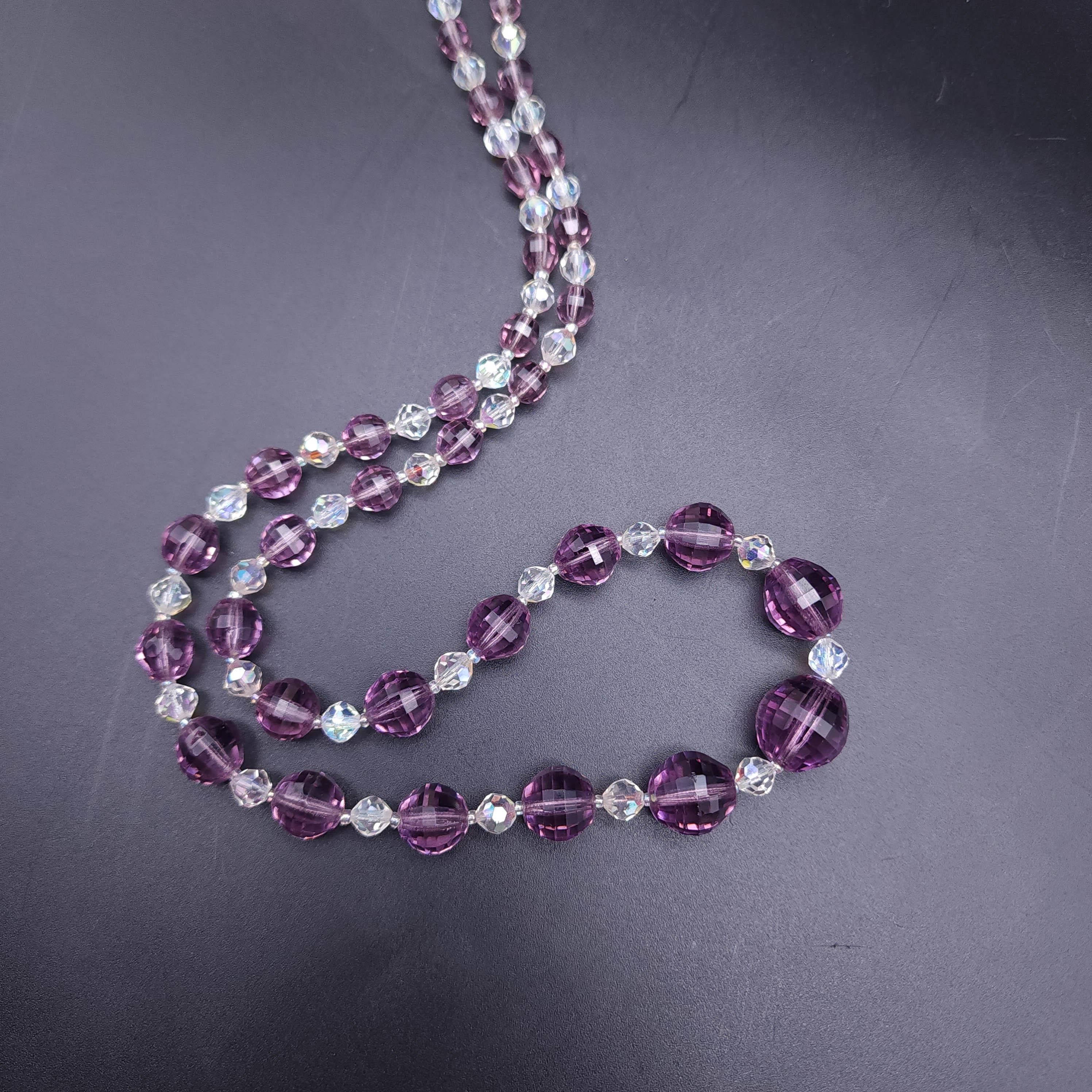 Taglio rotondo Collana vintage con perline graduate di cristallo di rocca, ametista e trasparente, A. Silver in vendita