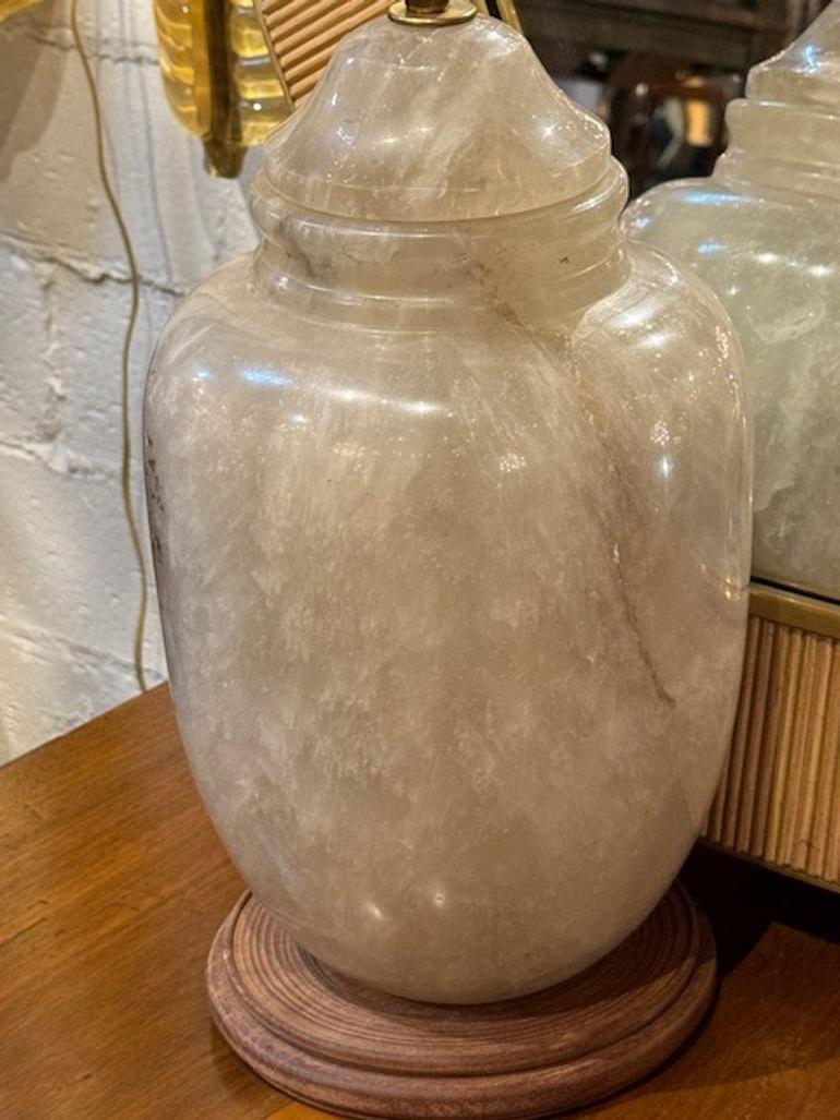 Lampe vintage en cristal de roche du Brésil Bon état - En vente à Dallas, TX