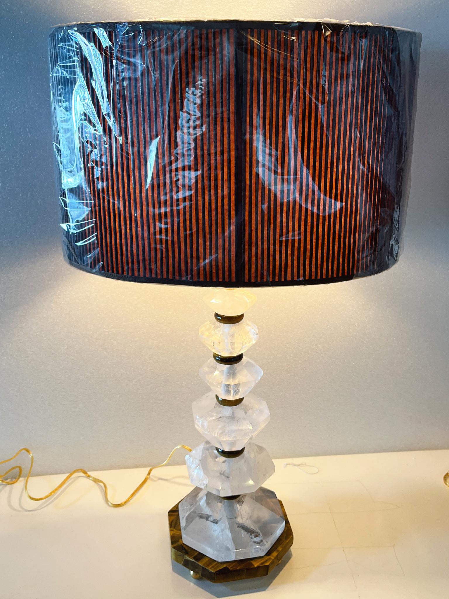 20ième siècle Paire de lampes de table en cristal de roche vintage en vente